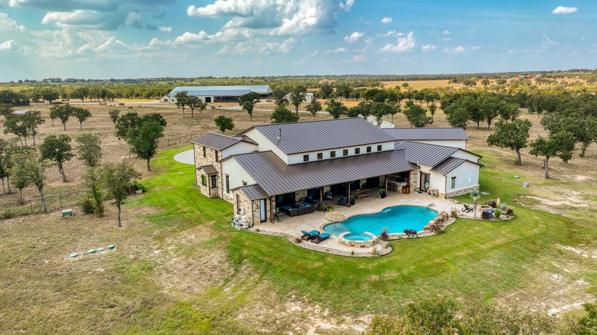 main property photo 14