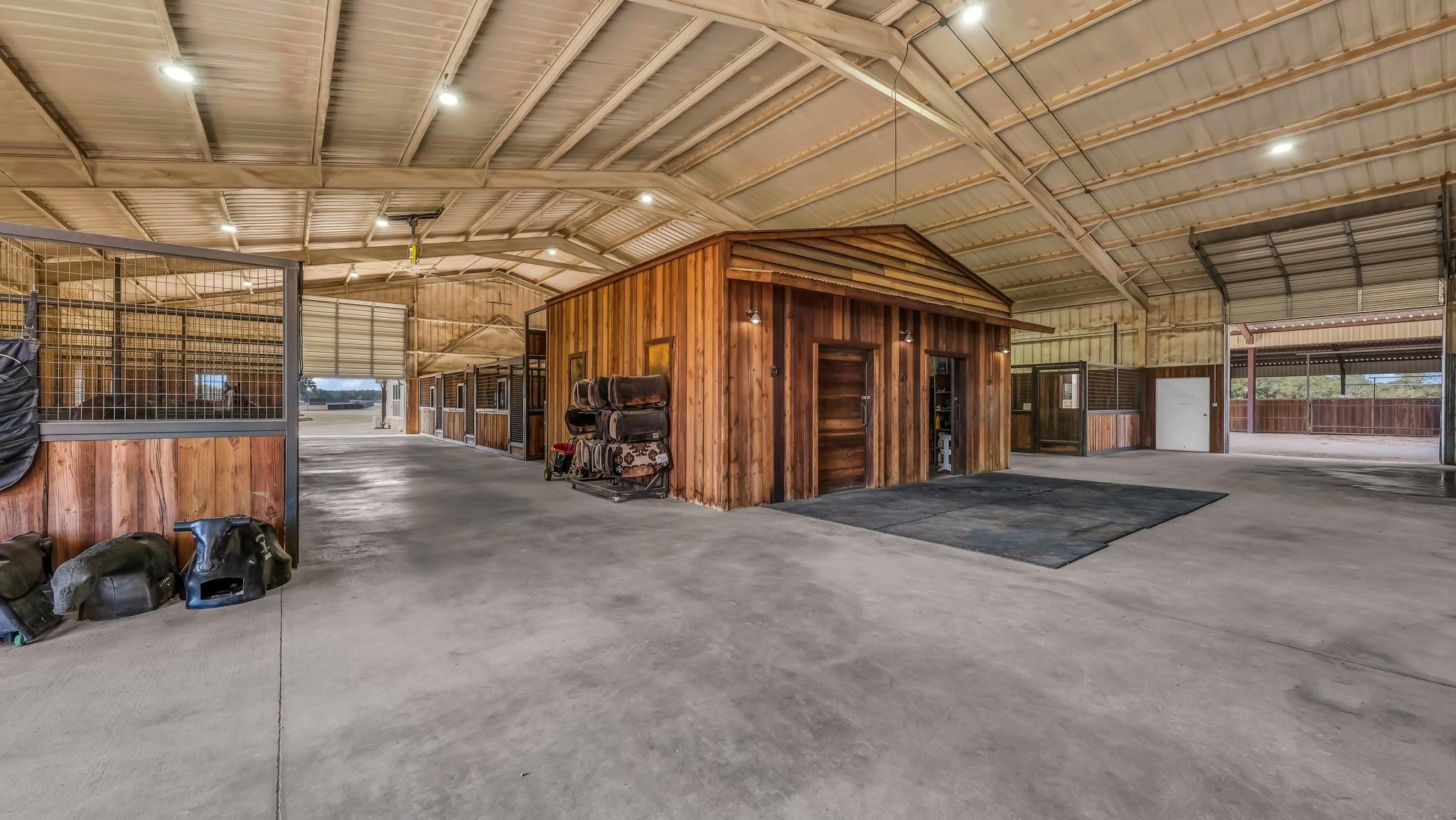 main property photo 9