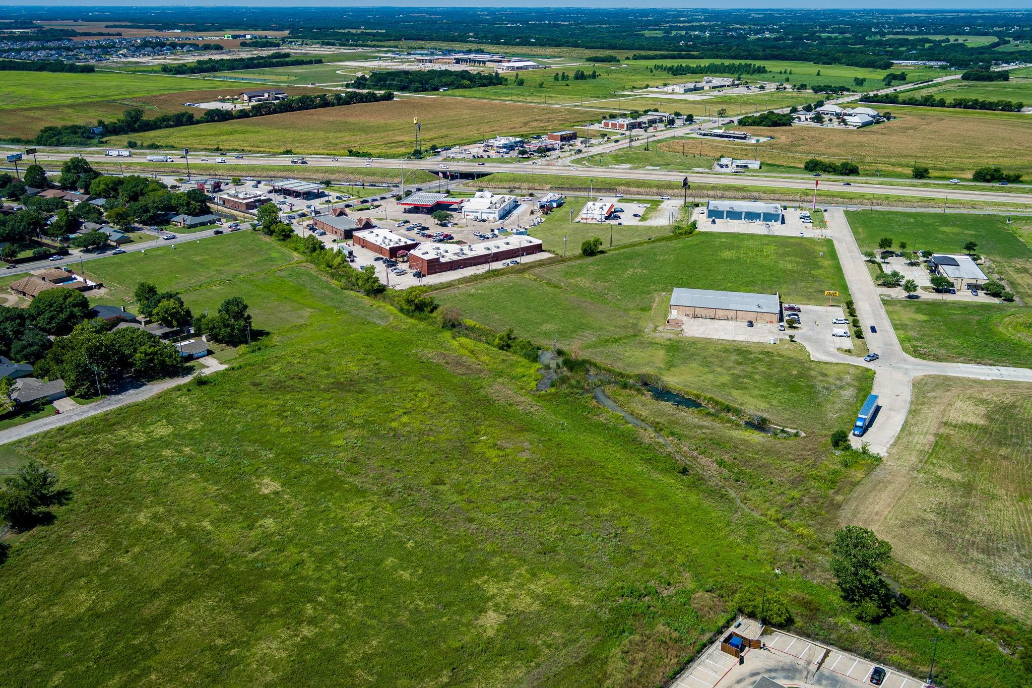 main property photo 17