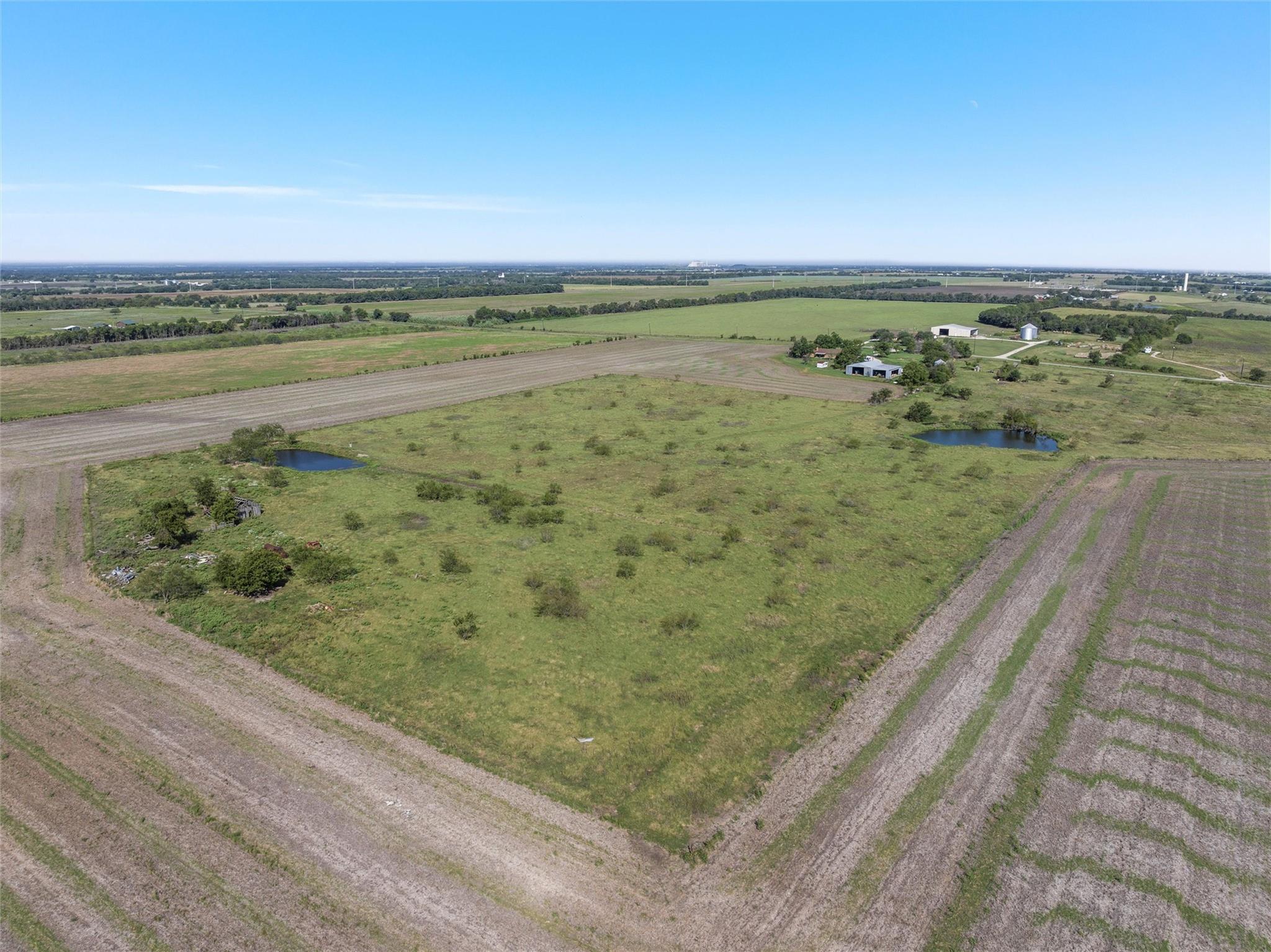 main property photo 18
