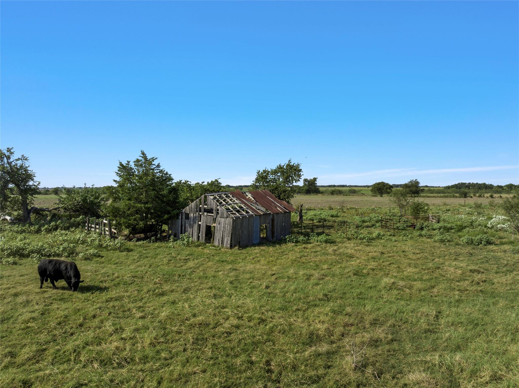 main property photo 8