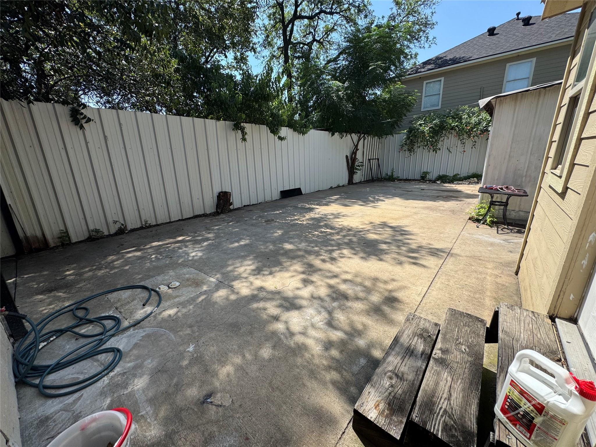 main property photo 12