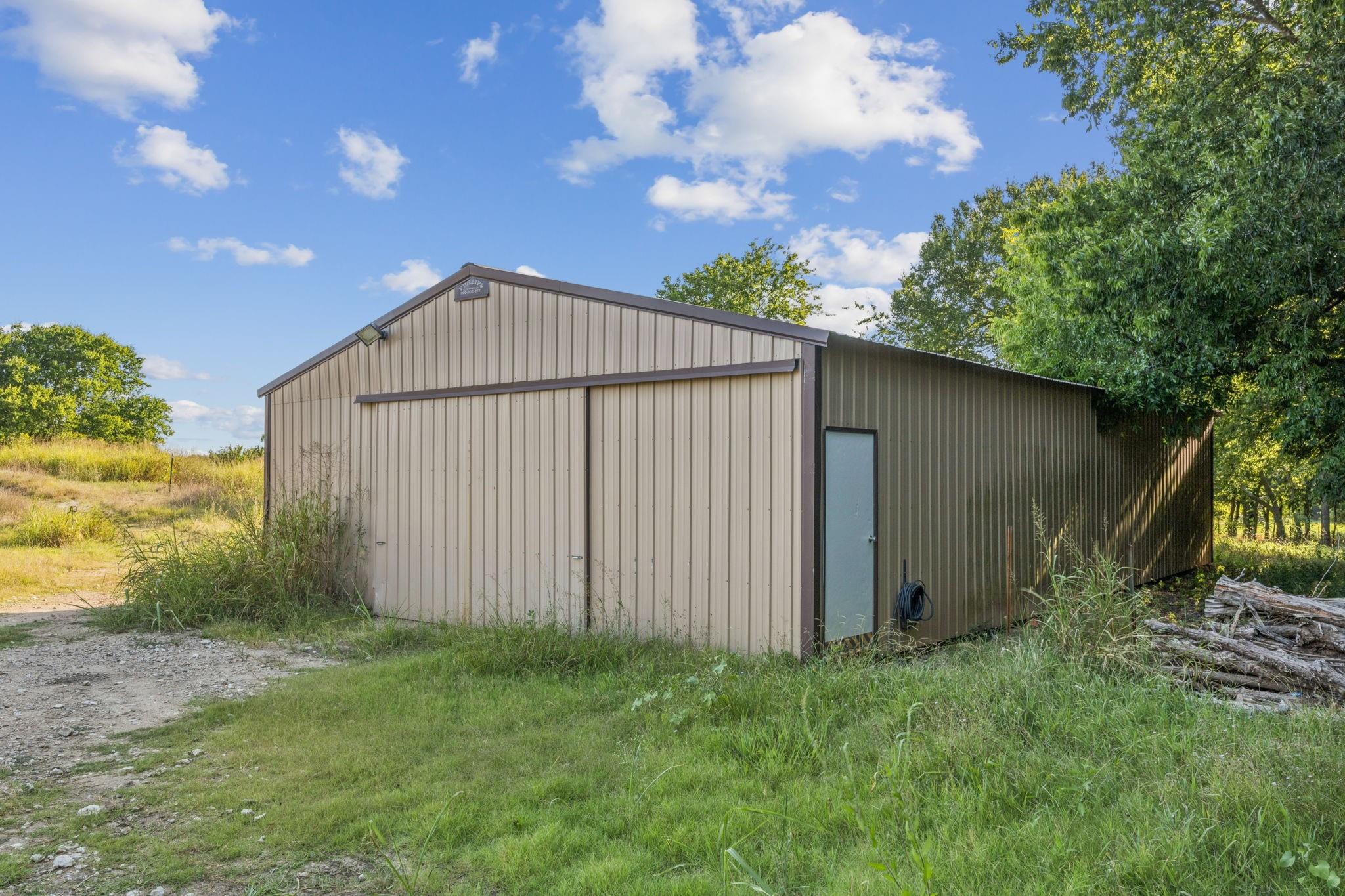 main property photo 29