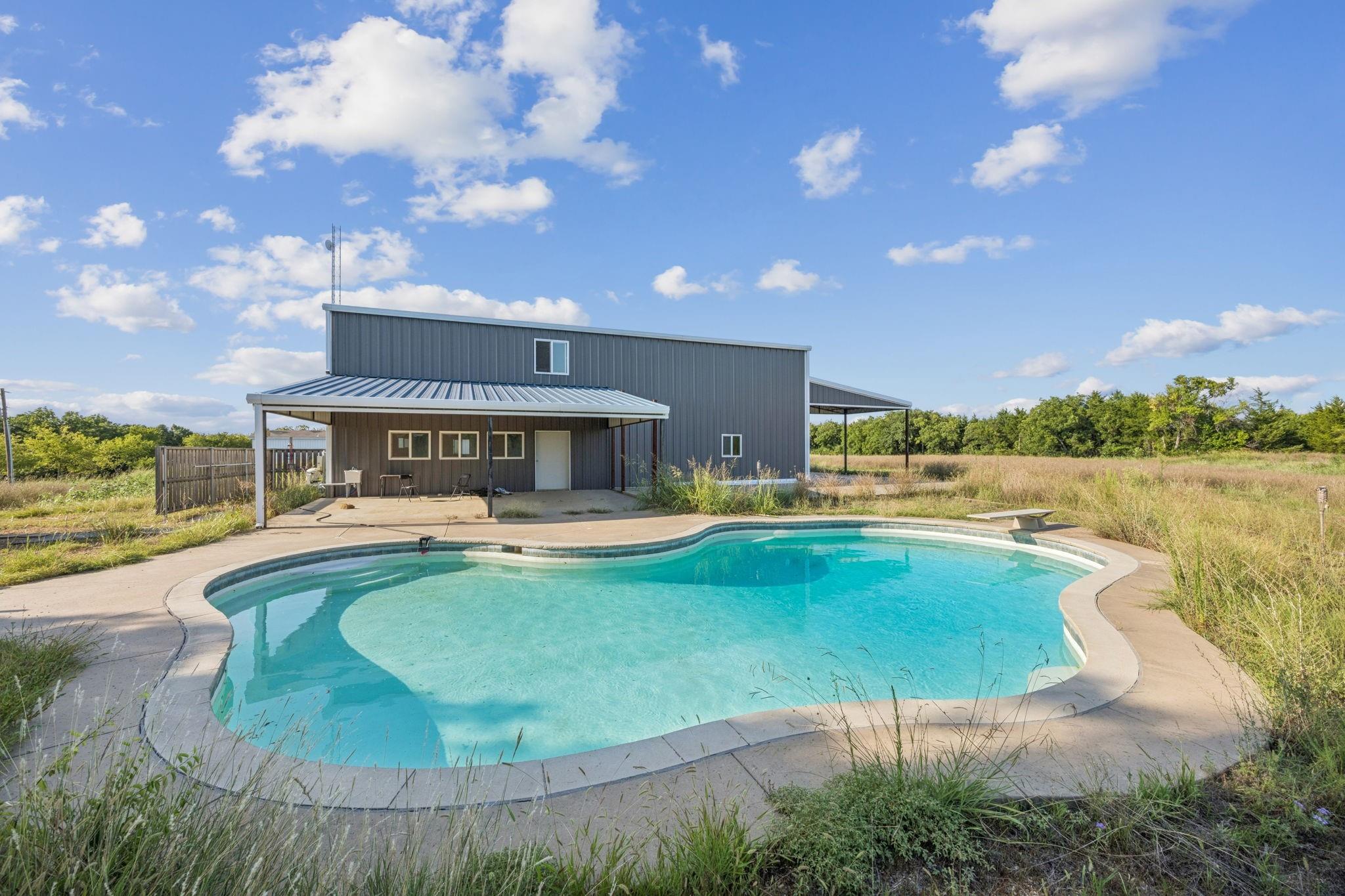 main property photo 32