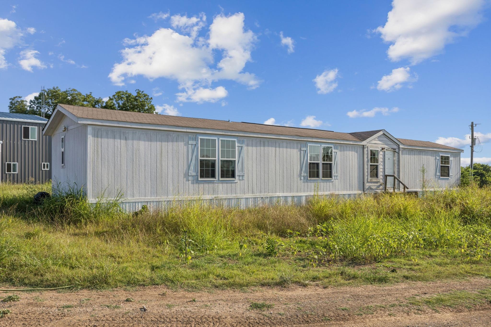 main property photo 33