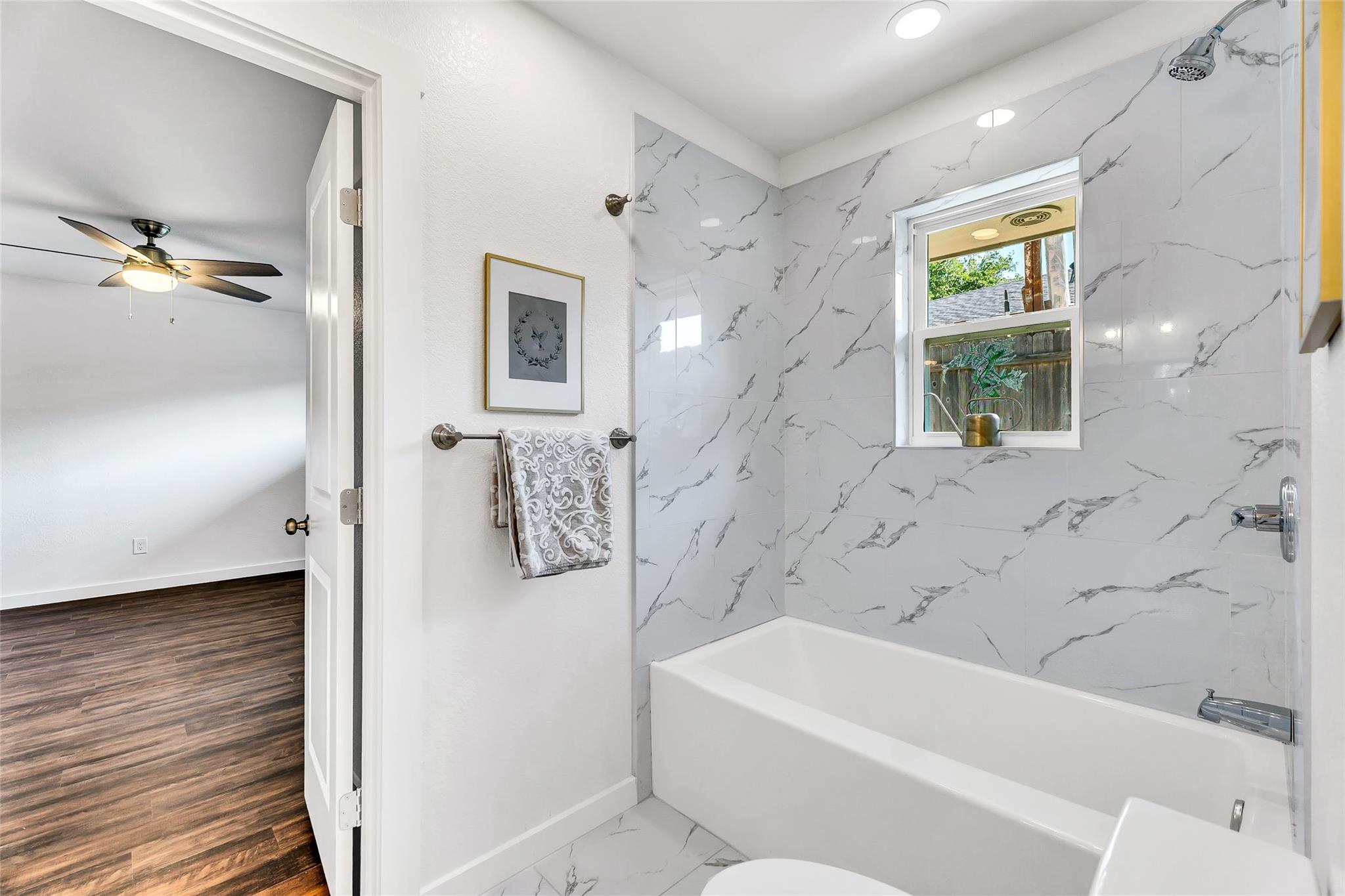 property viewer photo 13