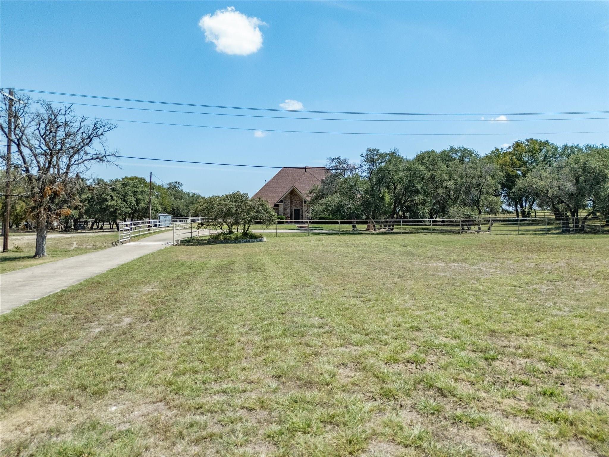 main property photo 4