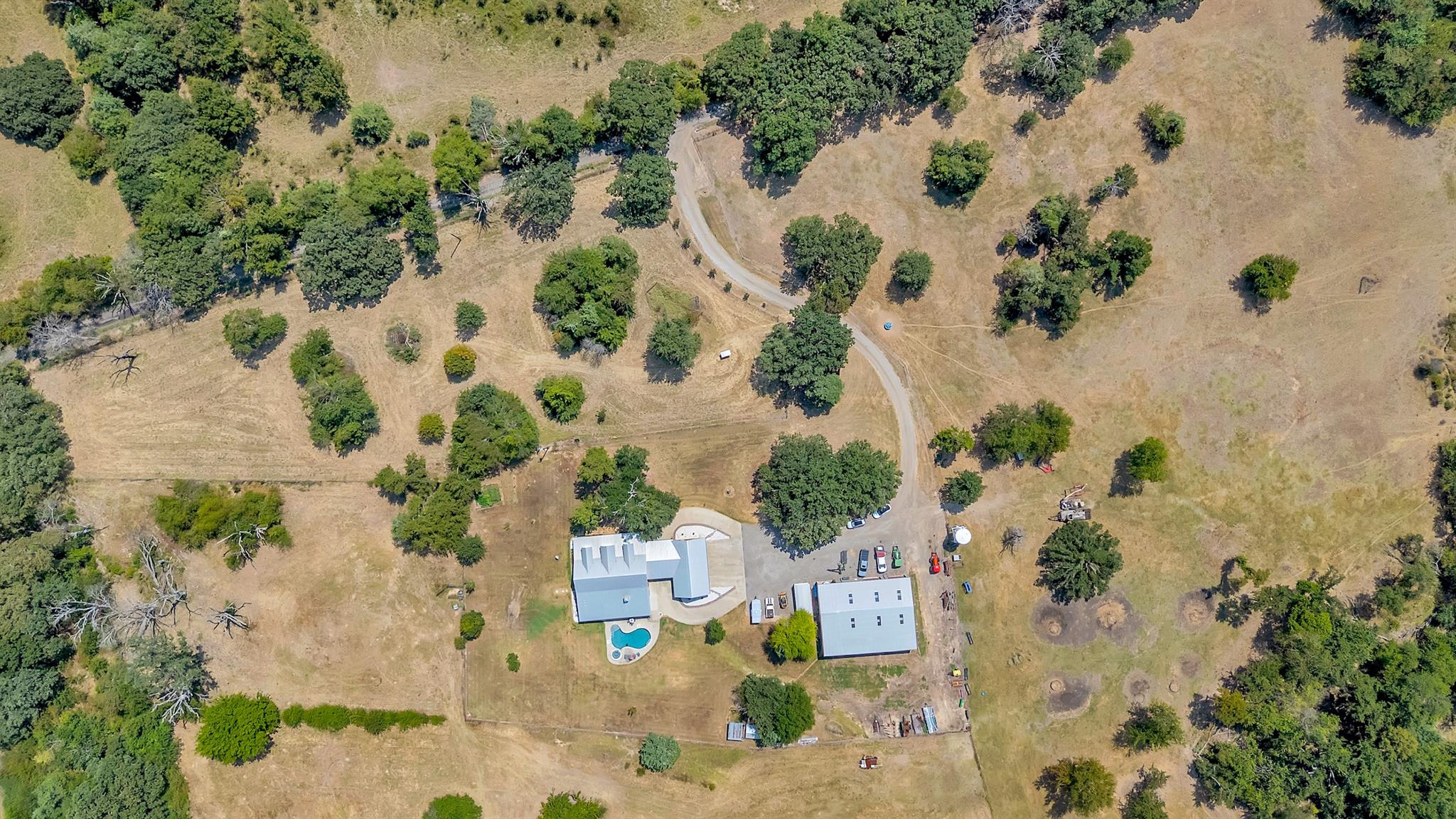 main property photo 30