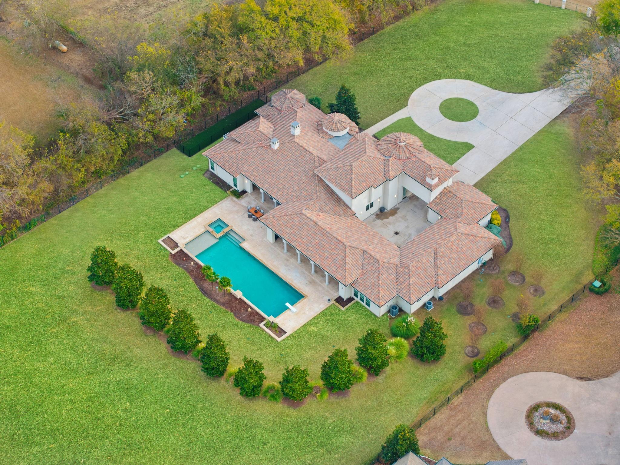 main property photo 37