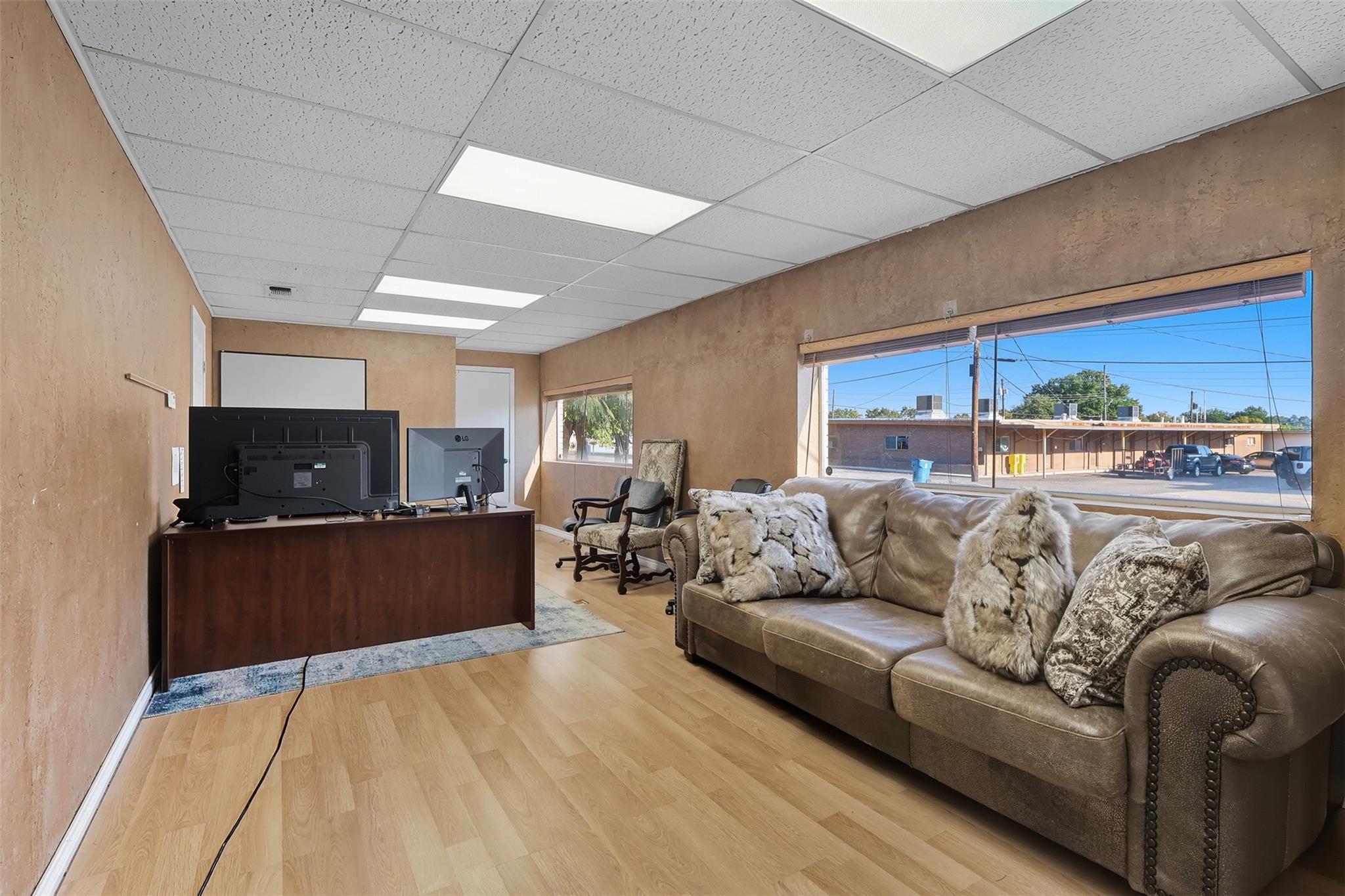 main property photo 27