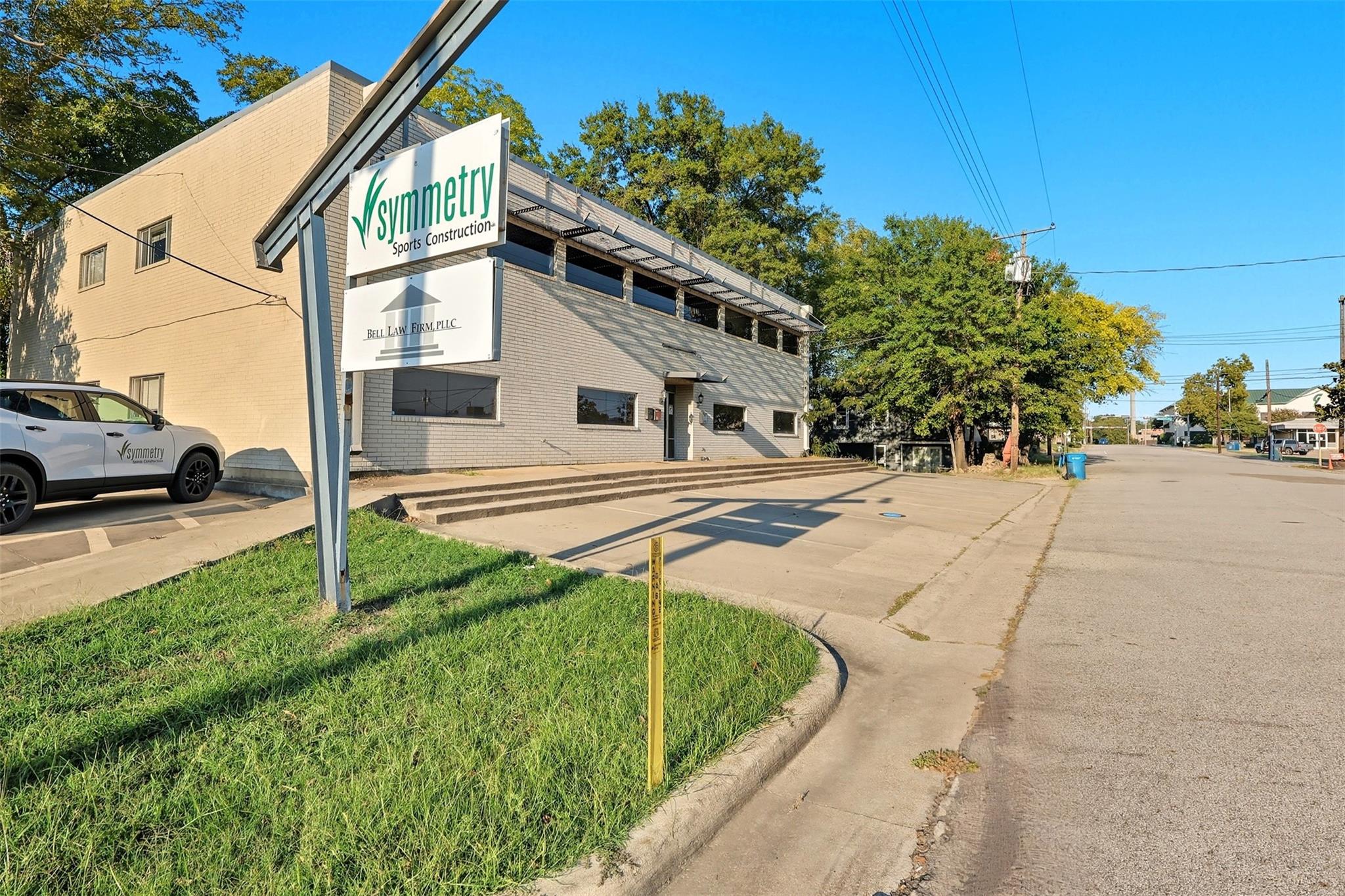 main property photo 36