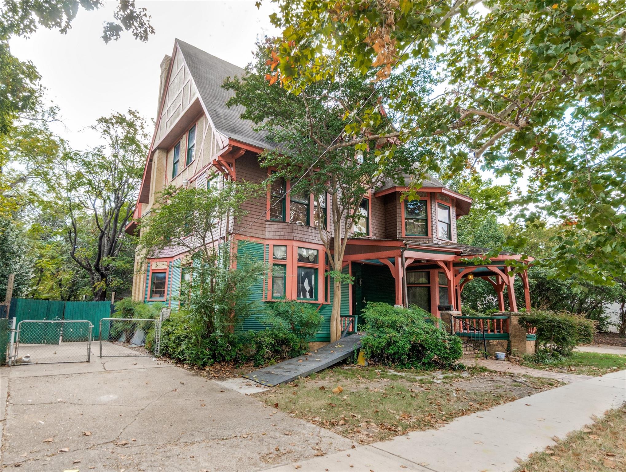 main property photo 4
