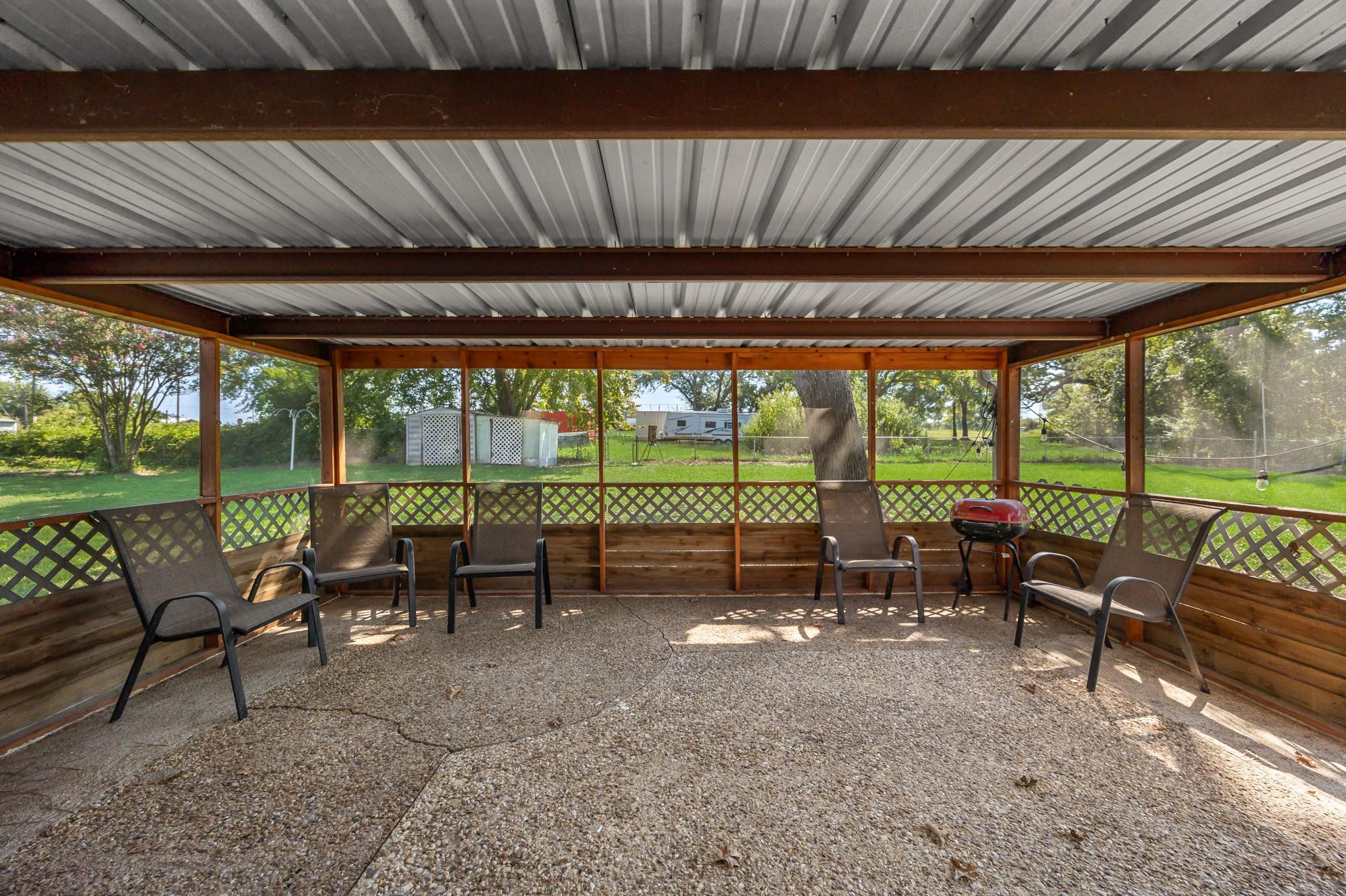 main property photo 23