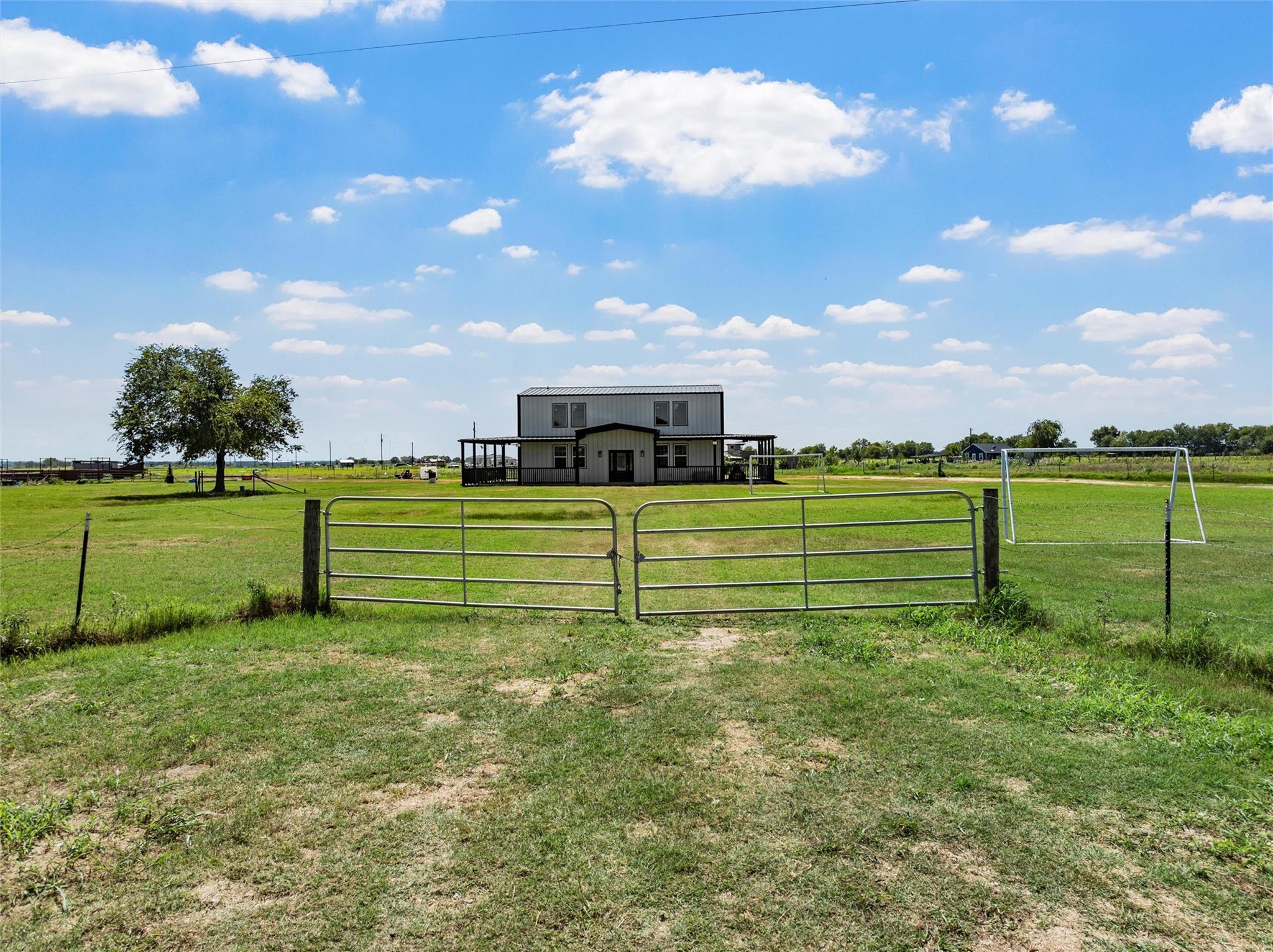main property photo 32