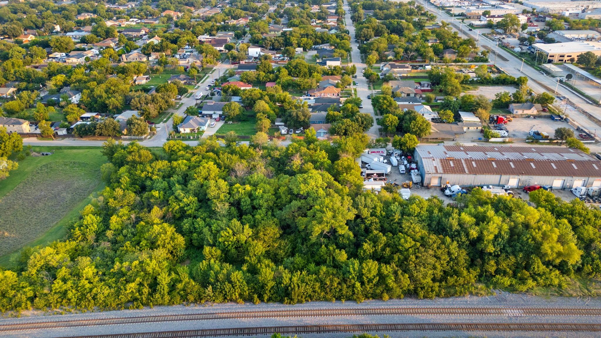 main property photo 6