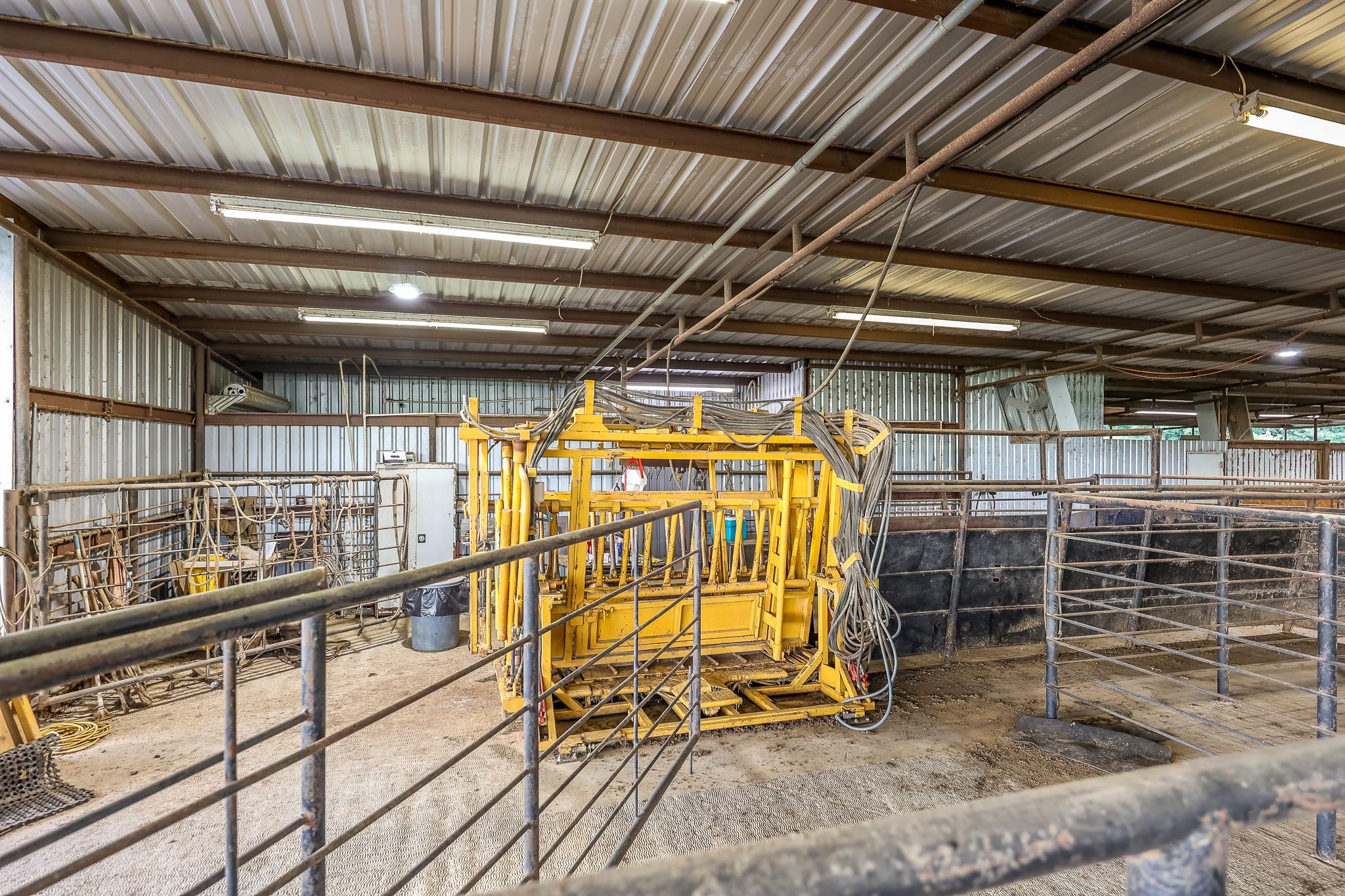 main property photo 28