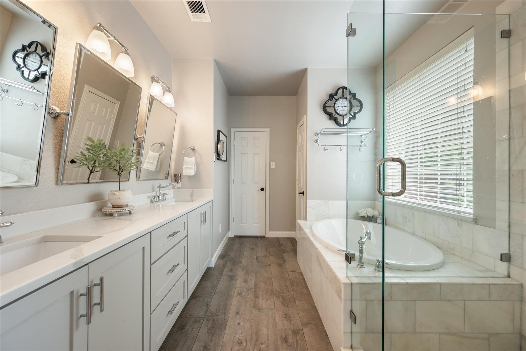 property viewer photo 18