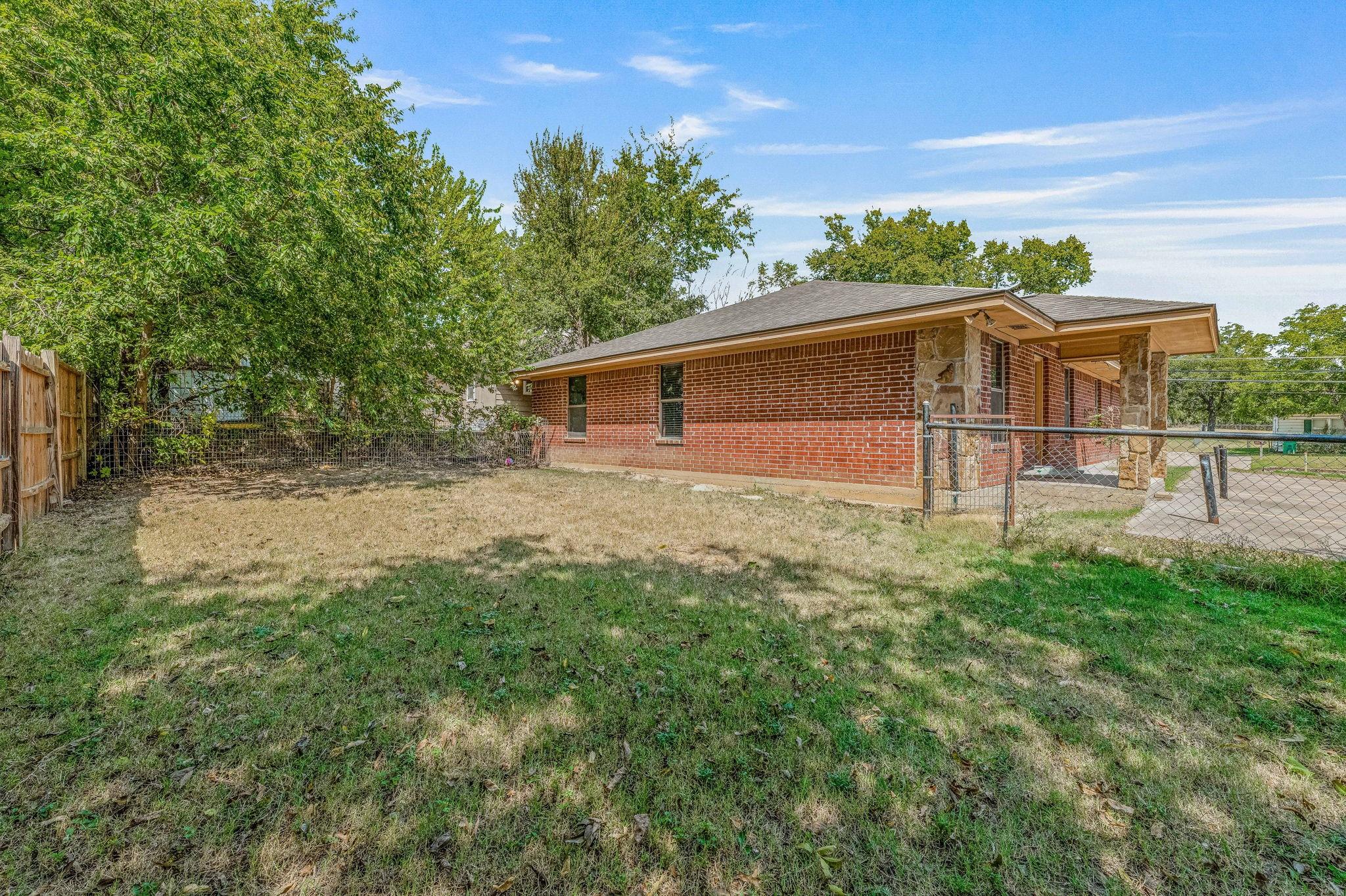 main property photo 13