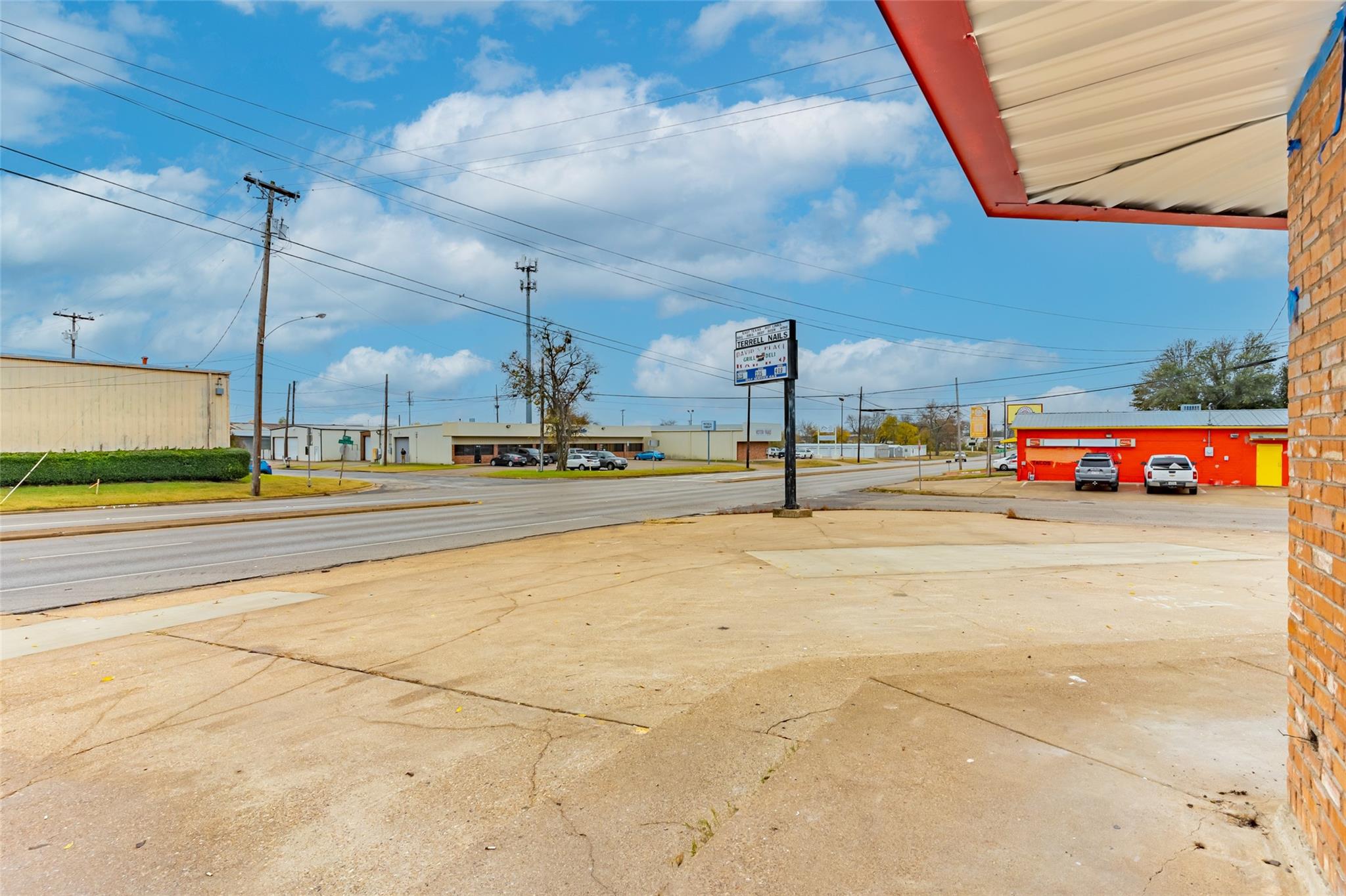 main property photo 9