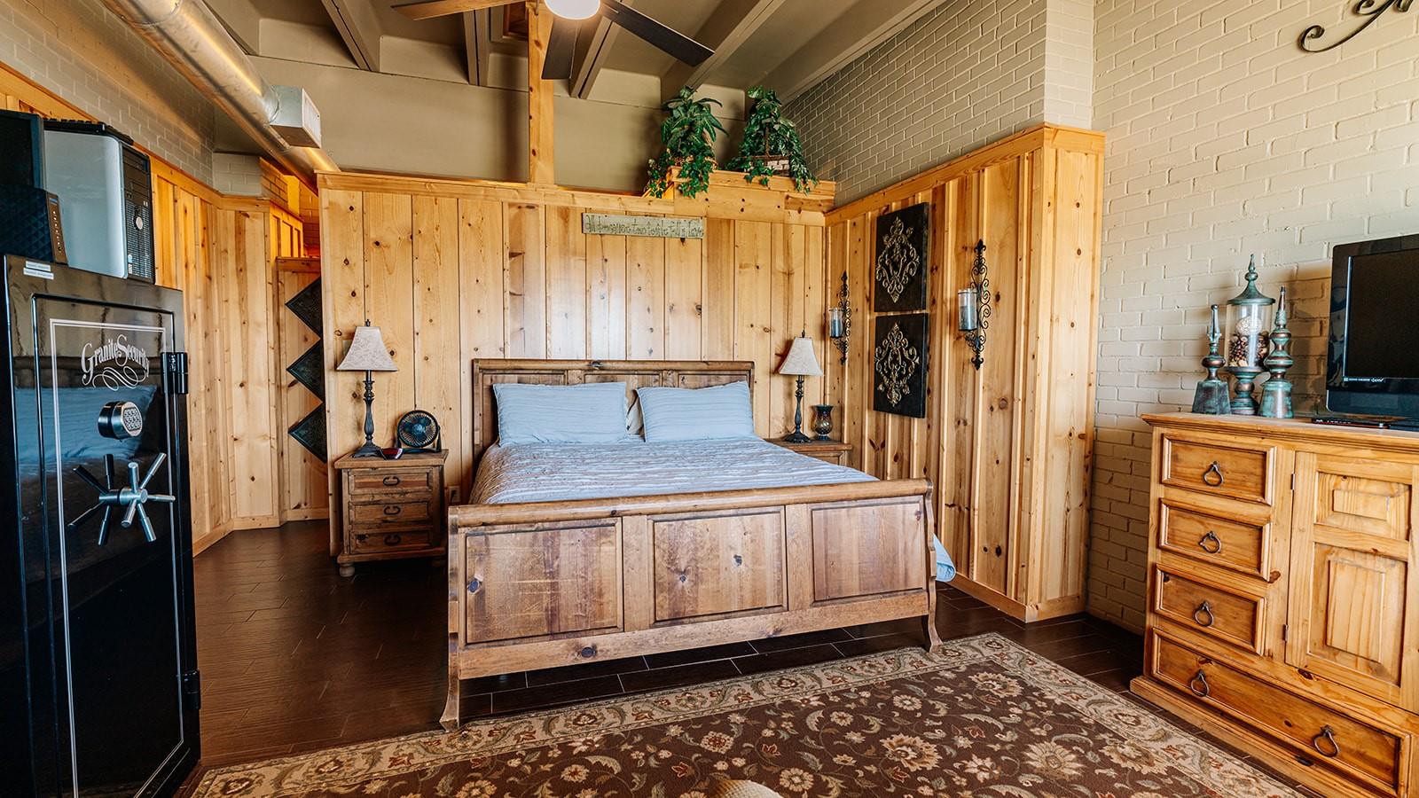 main property photo 17