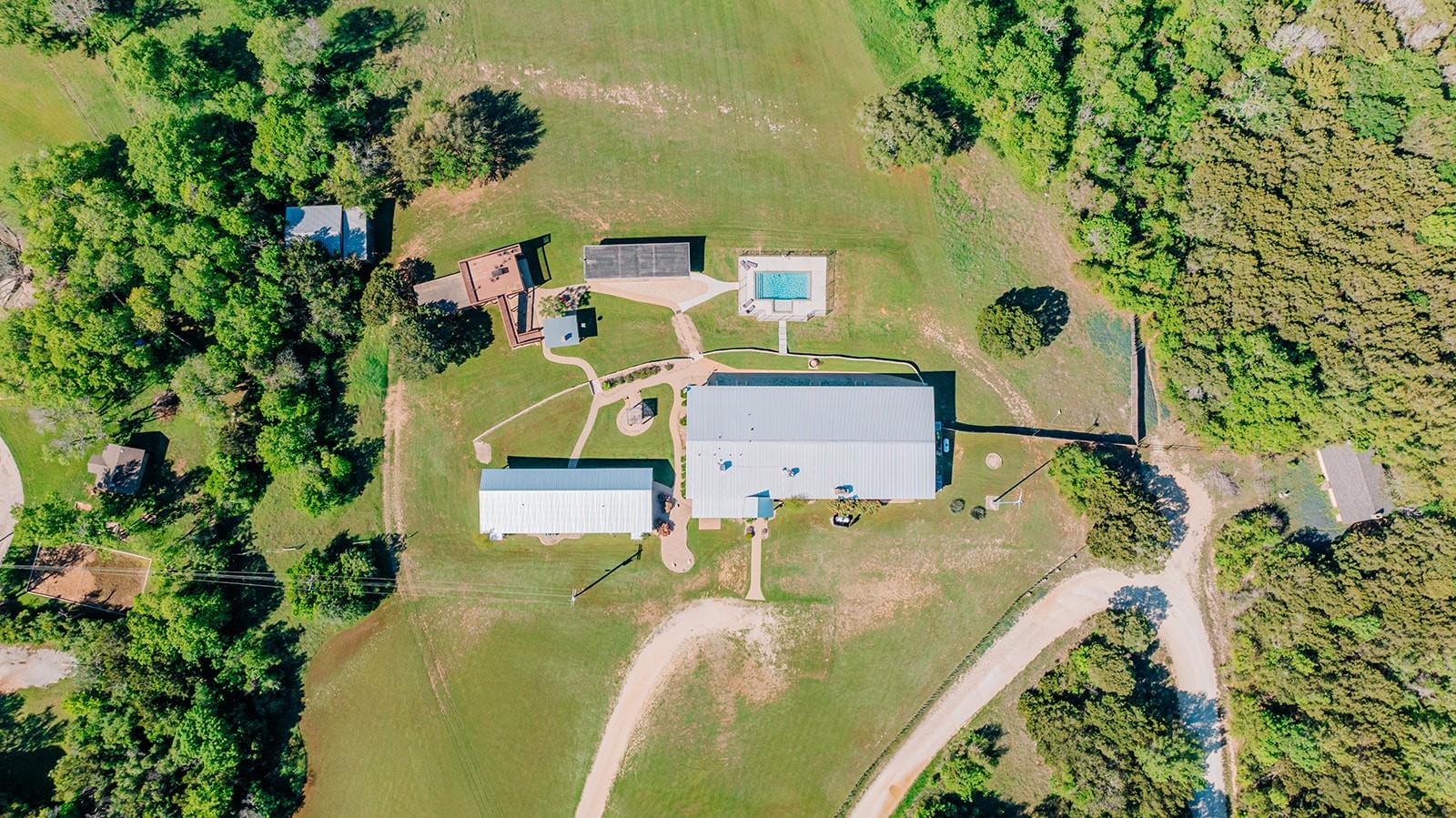 main property photo 37