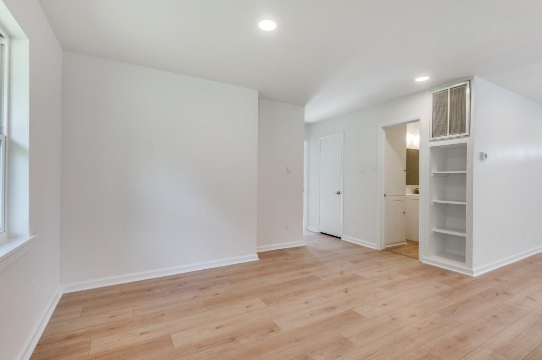 property viewer photo 9