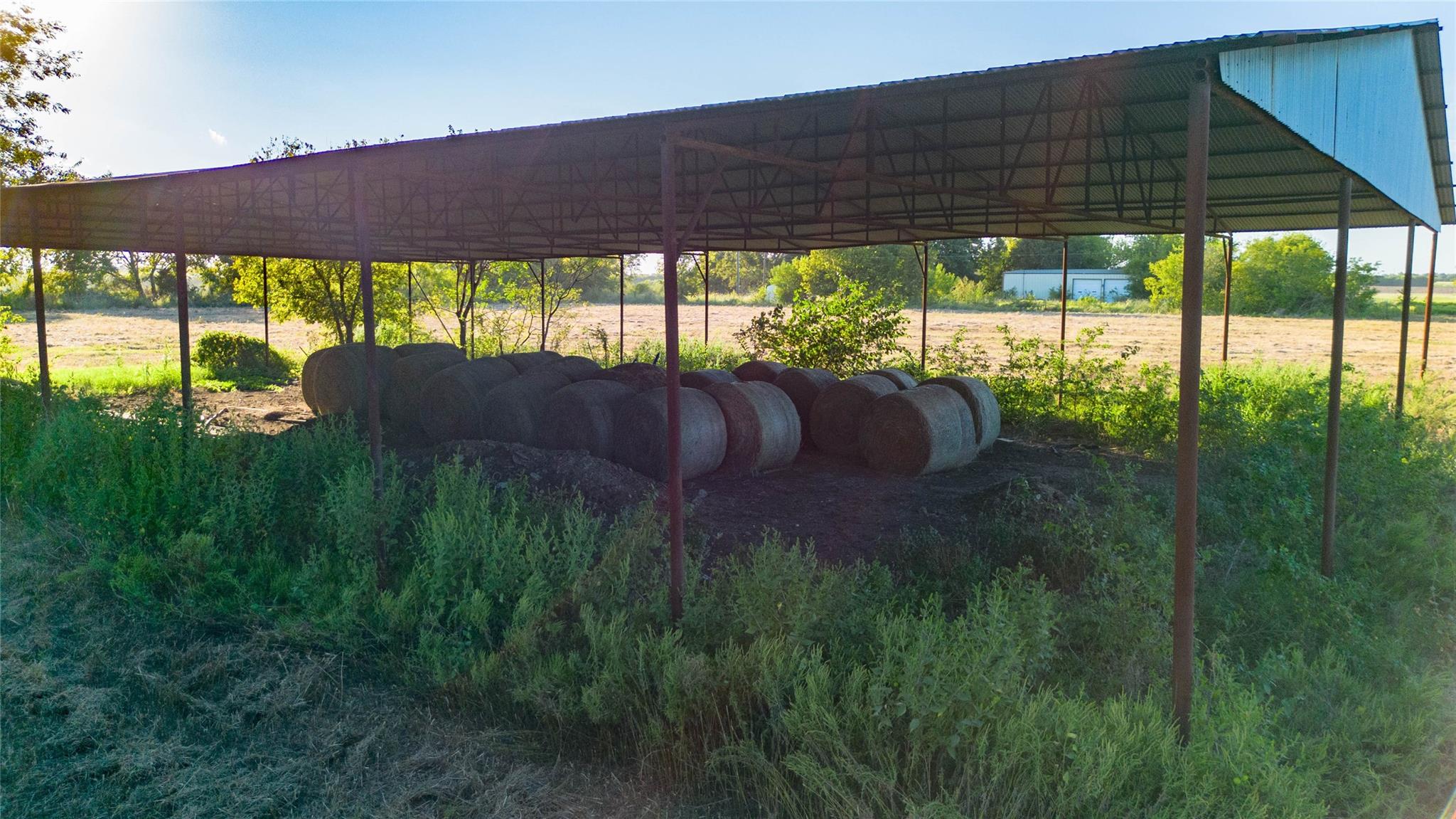 main property photo 10