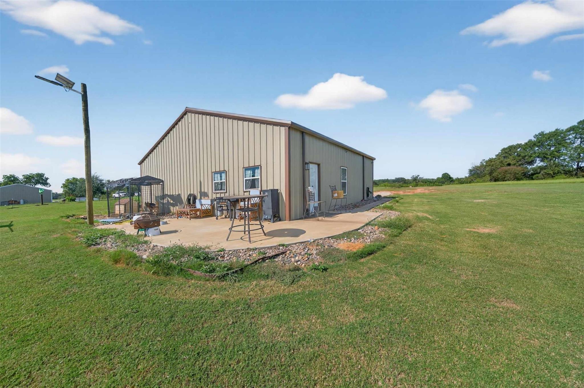 main property photo 29
