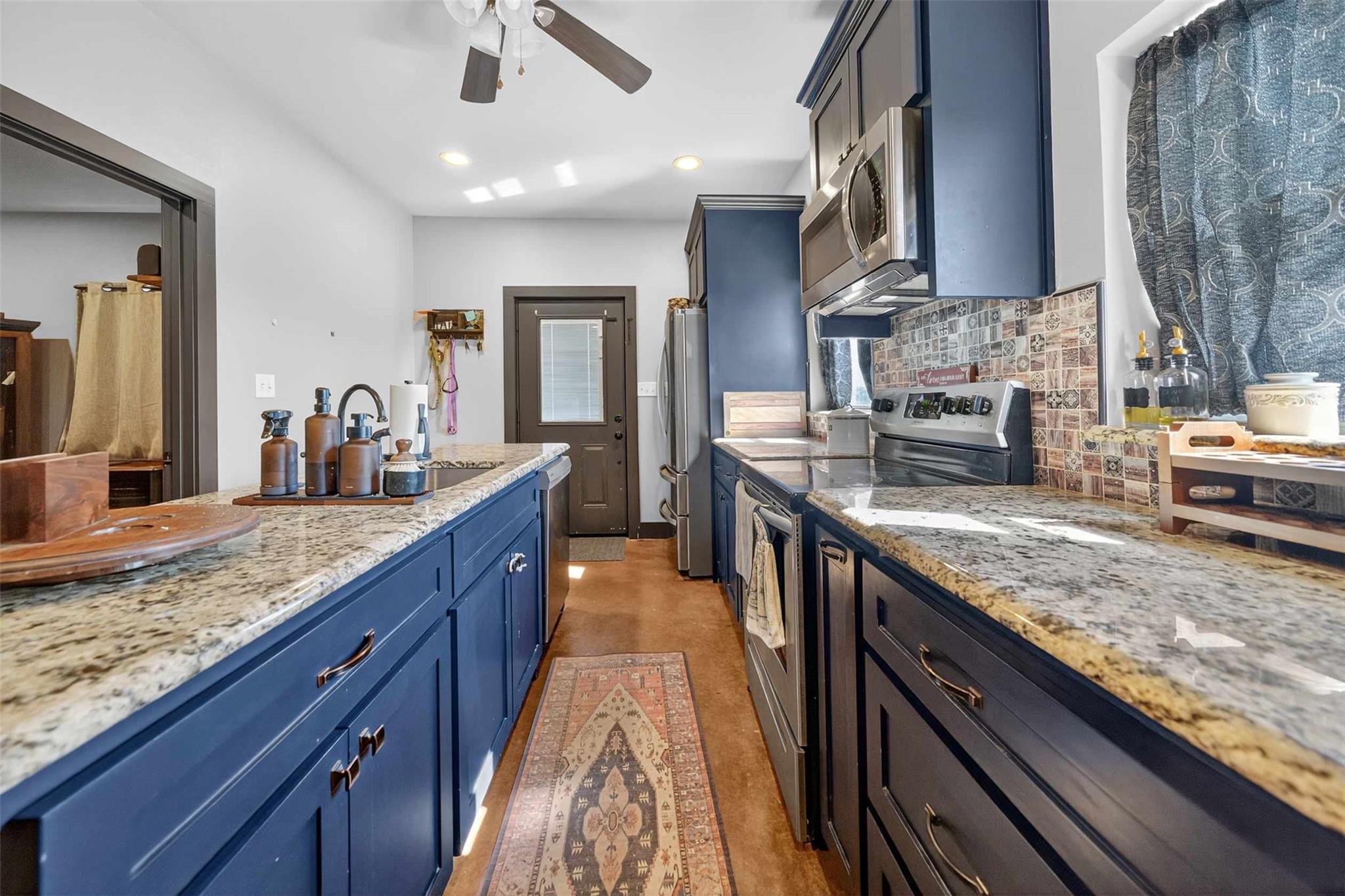 main property photo 8