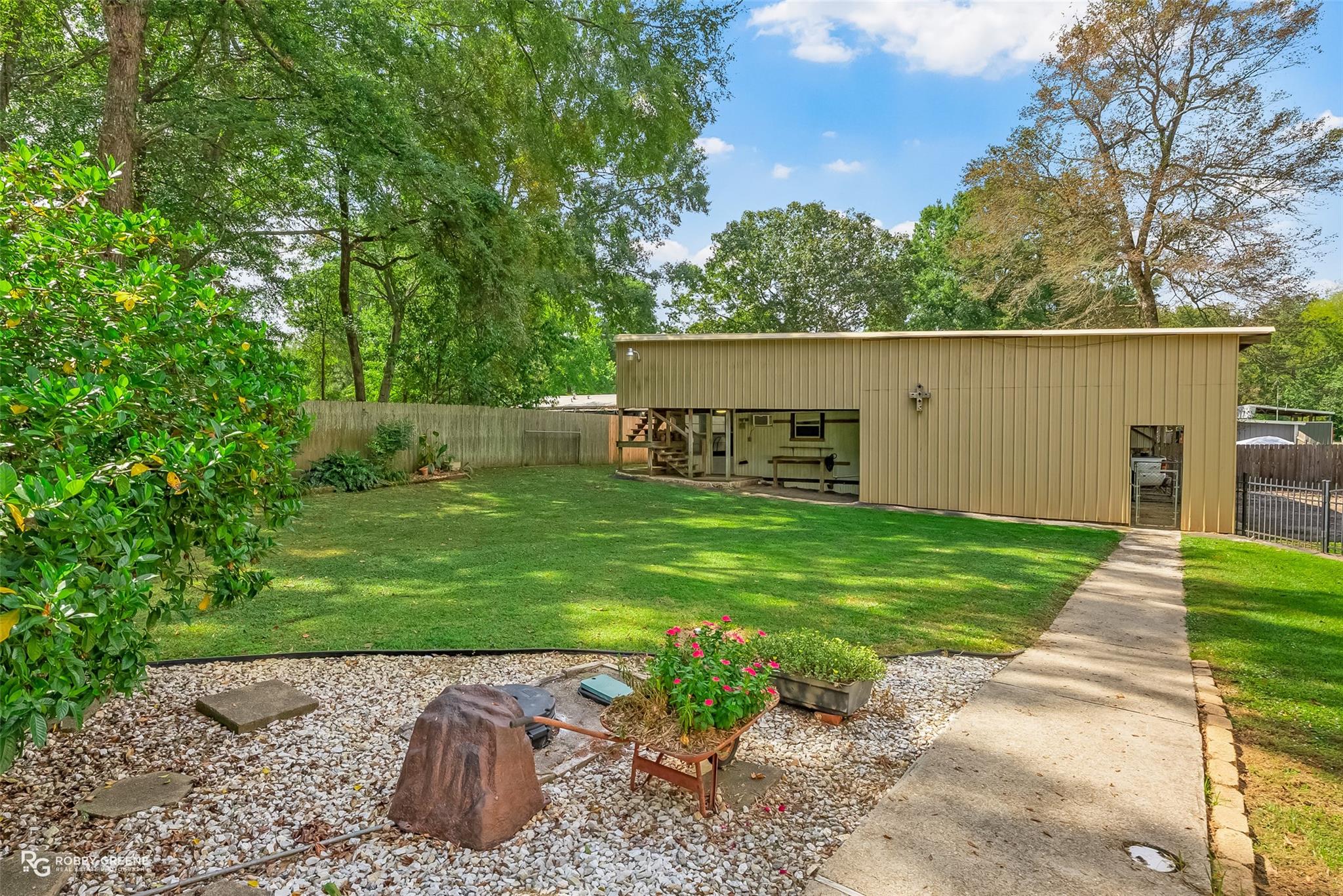 main property photo 20