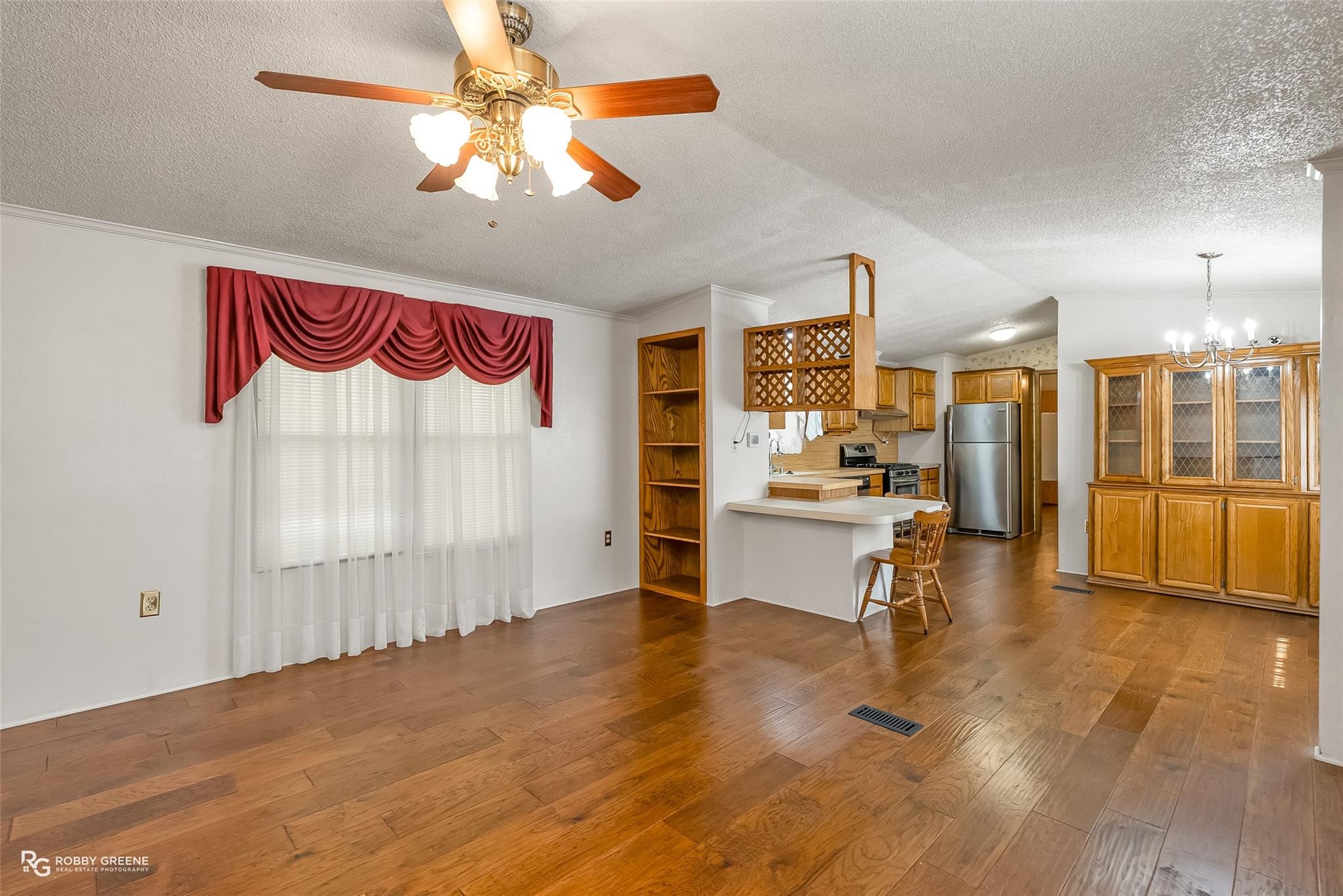 main property photo 25