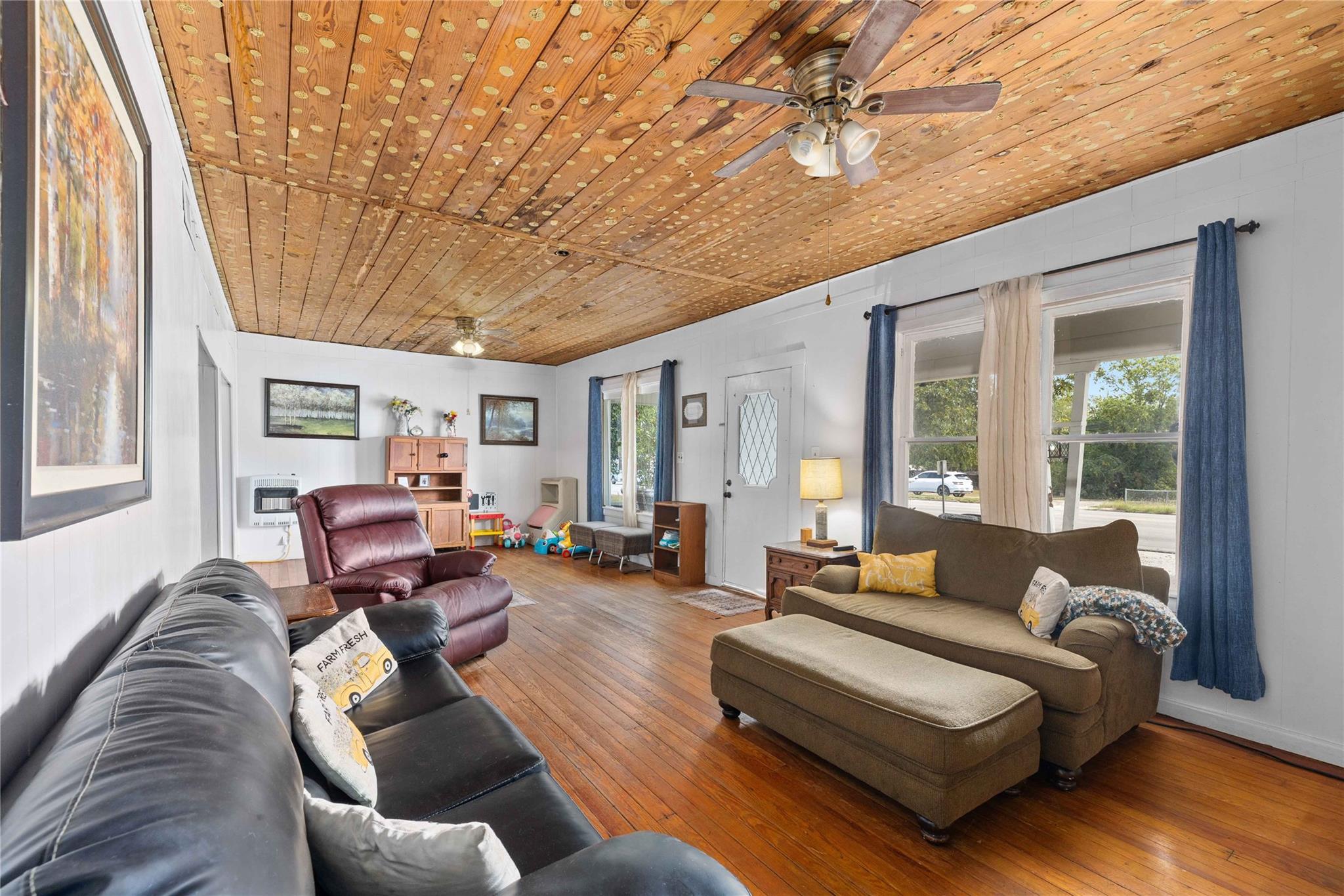 main property photo 4