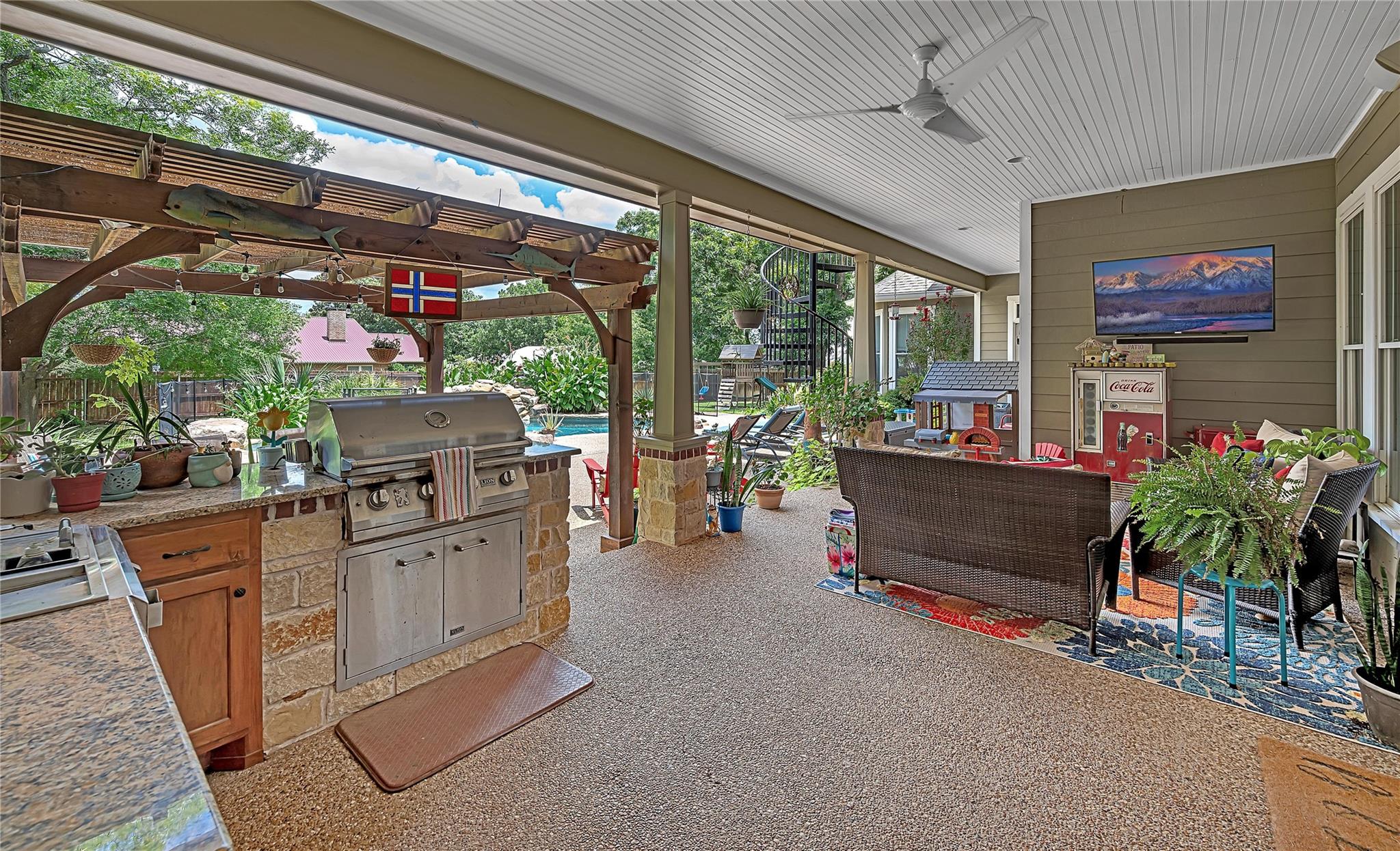 main property photo 34