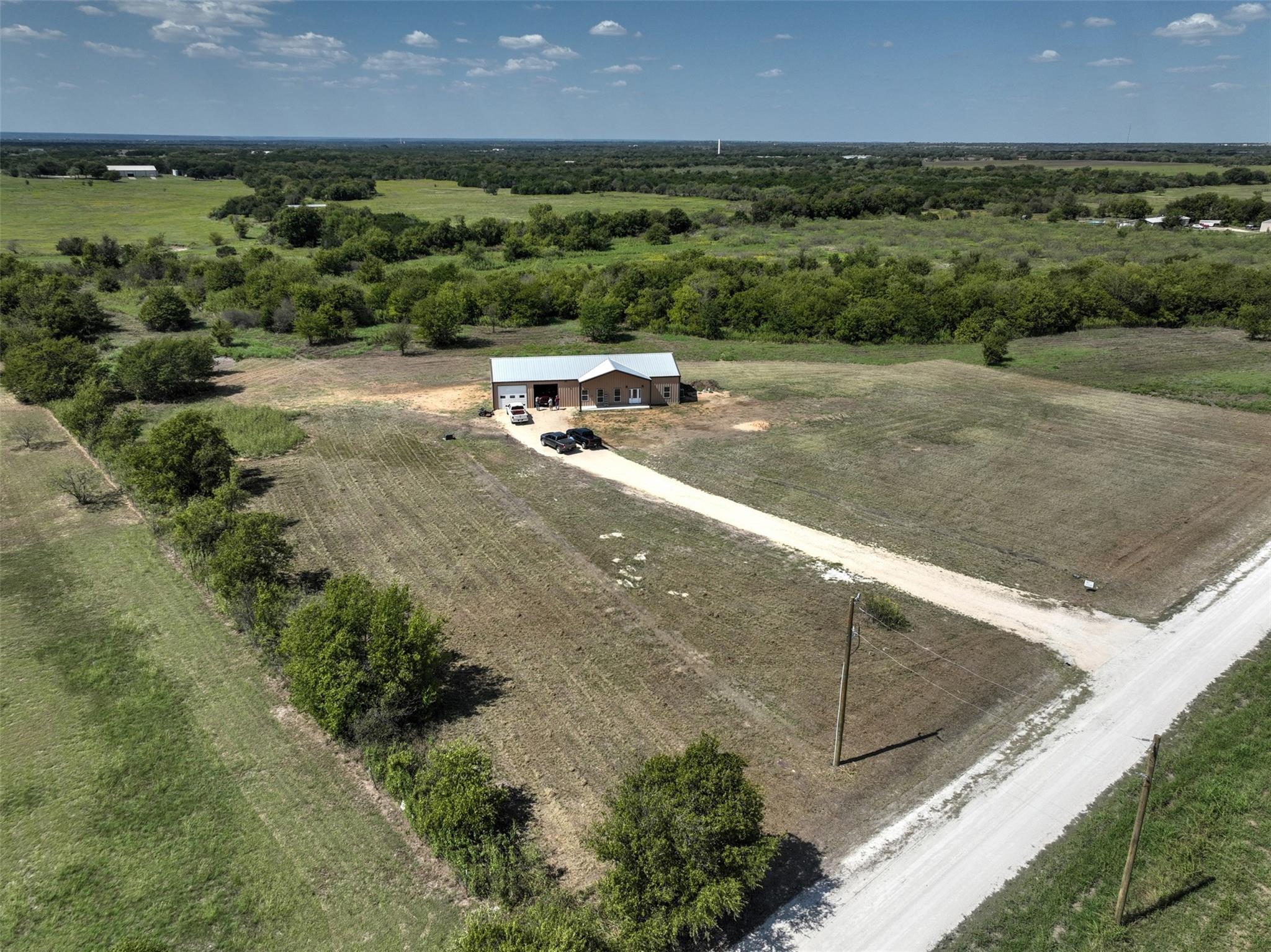 main property photo 28