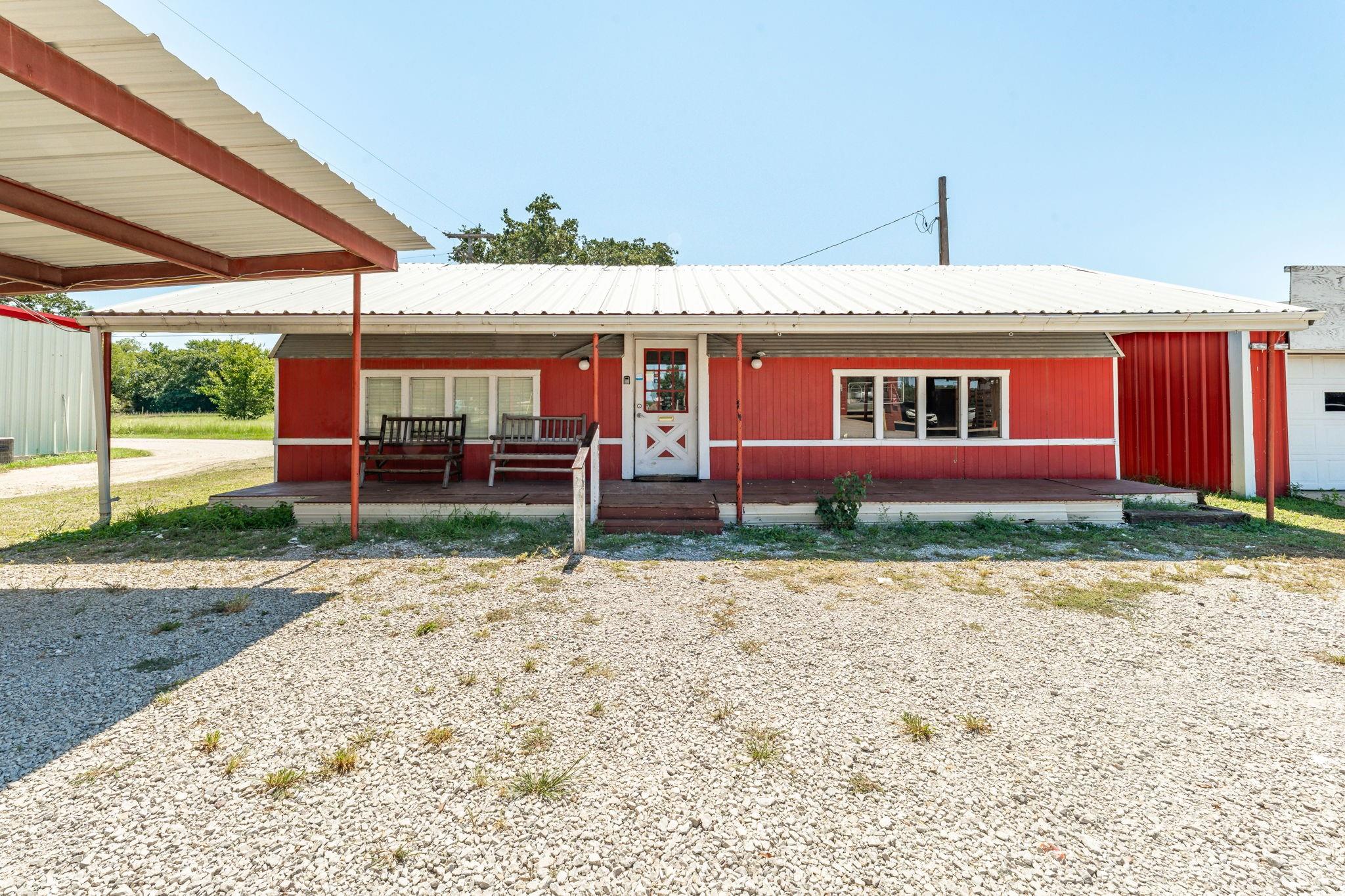main property photo 9