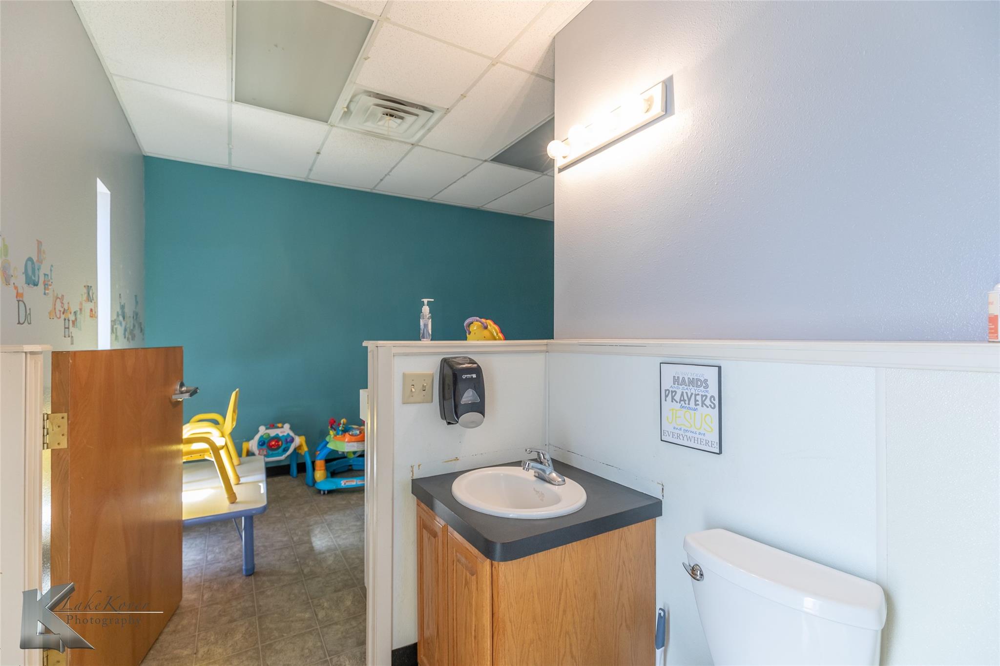 main property photo 20
