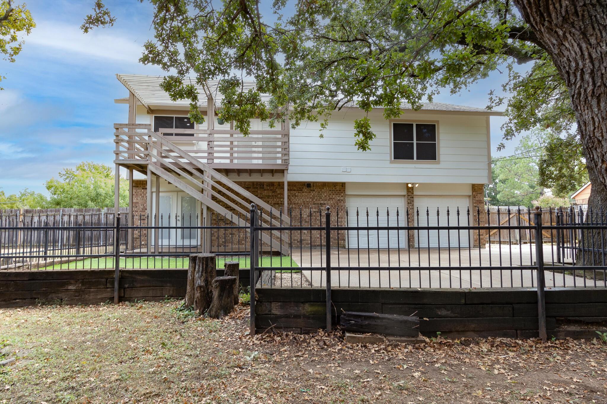 main property photo 30