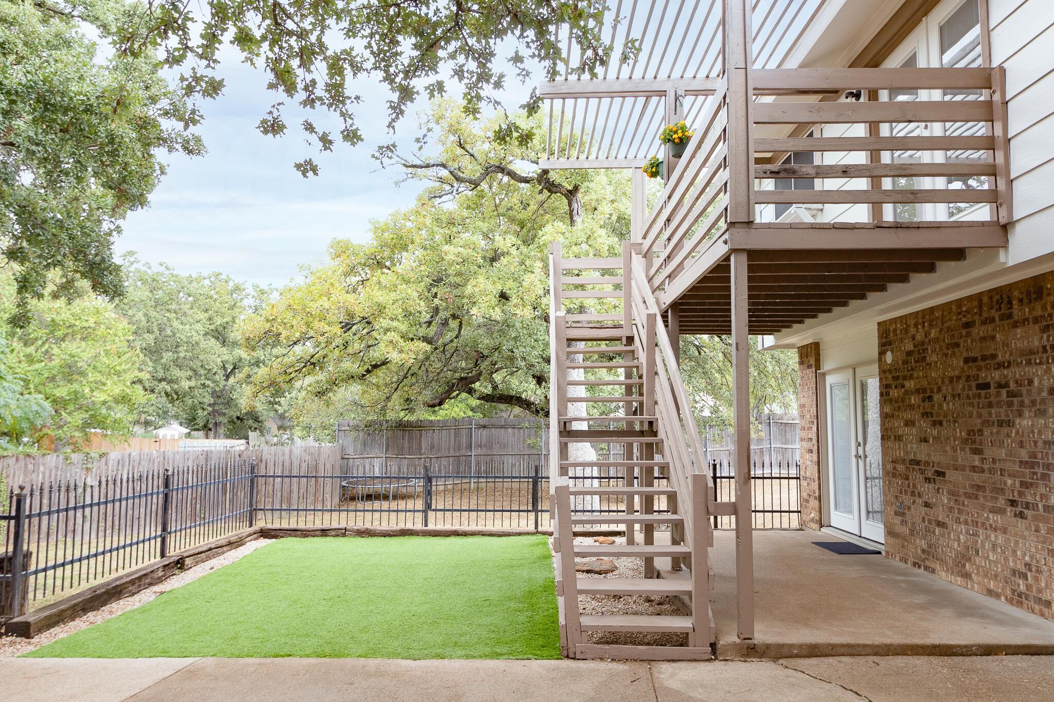 main property photo 31