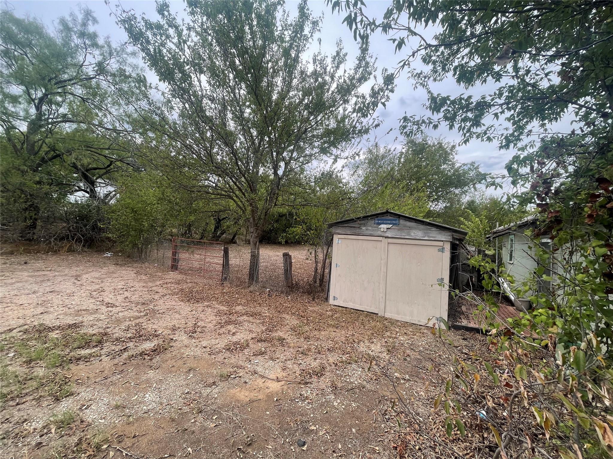 main property photo 17