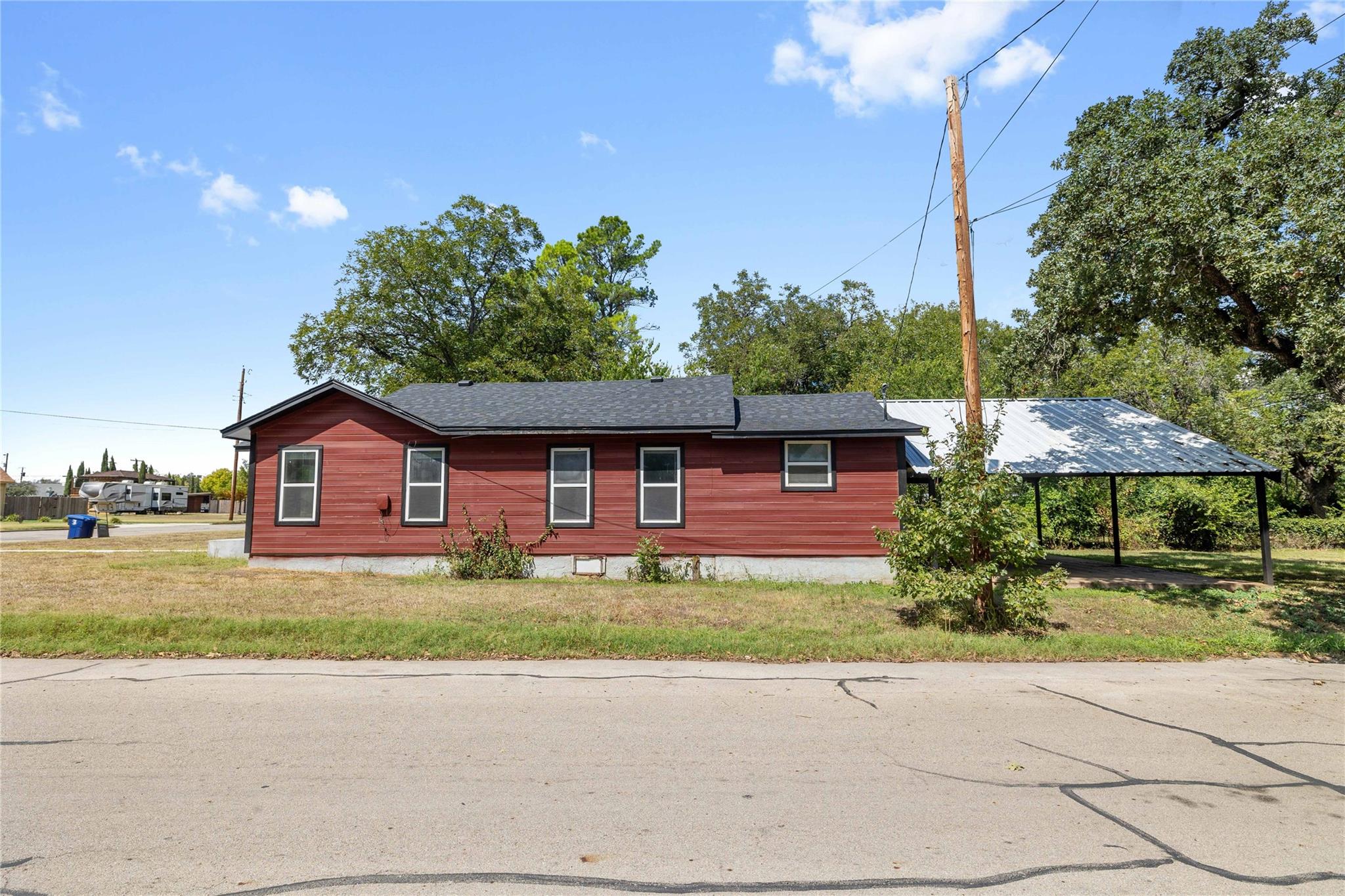 main property photo 5