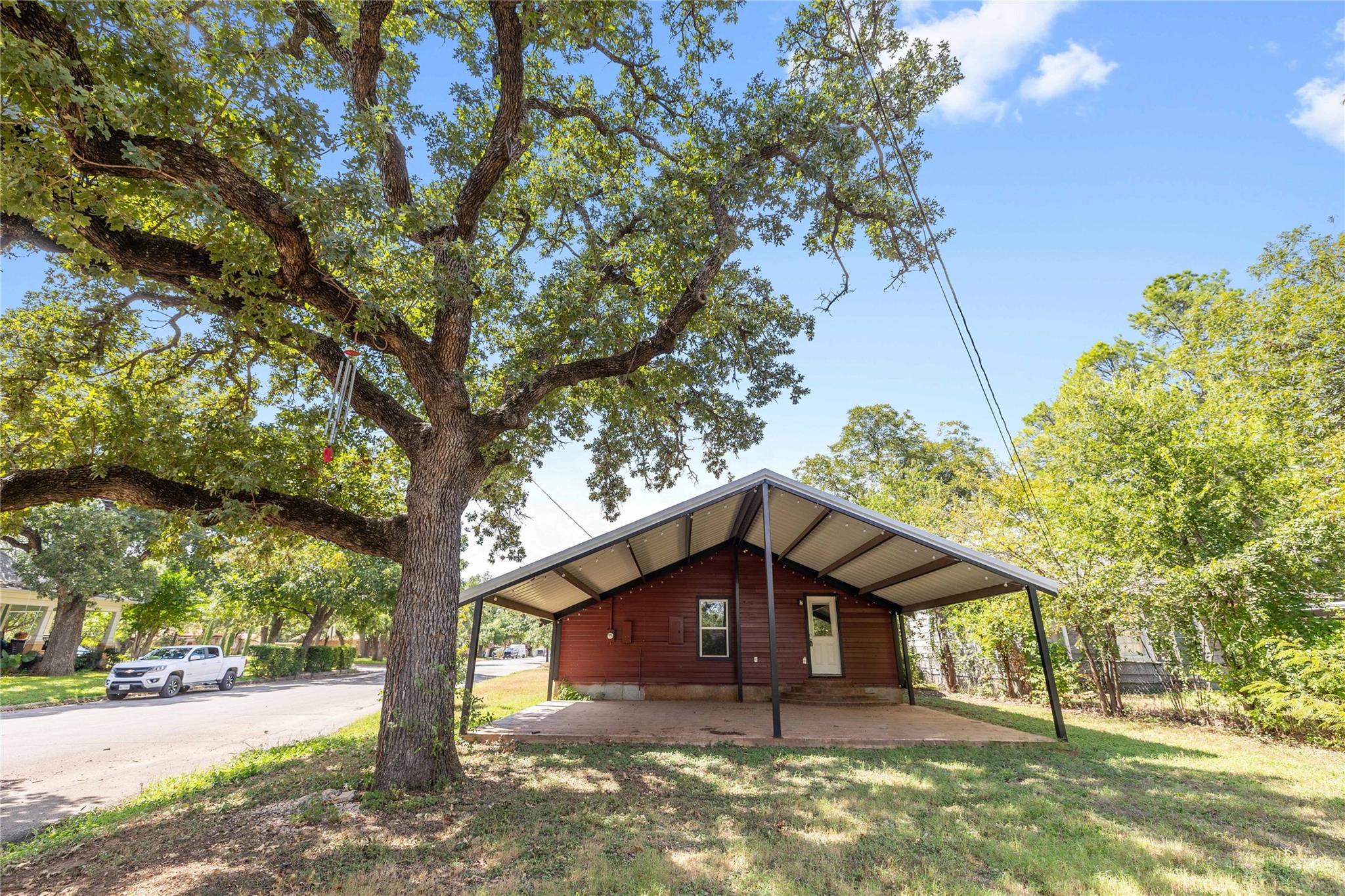 main property photo 6