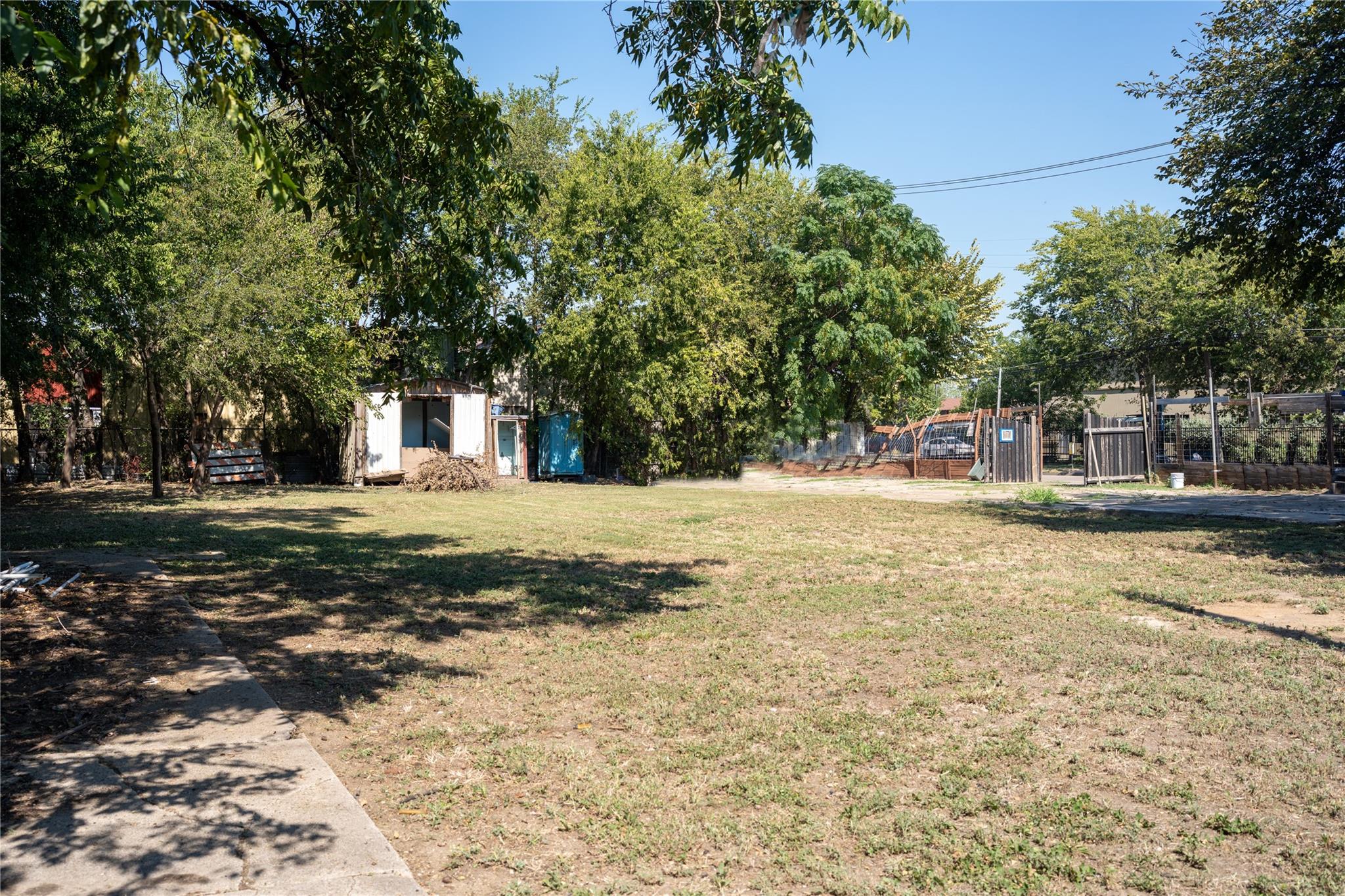 main property photo 4