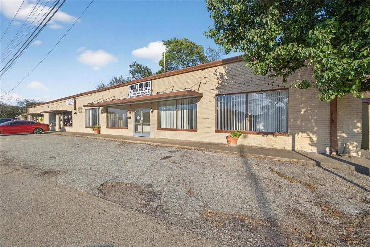 main property photo 13