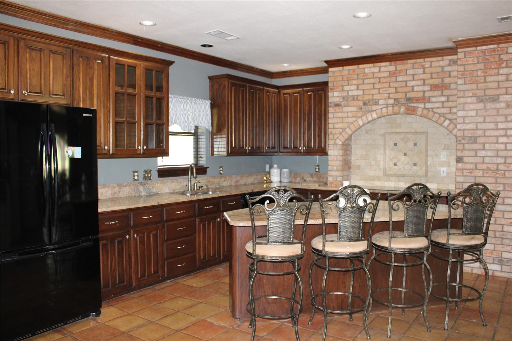 main property photo 7