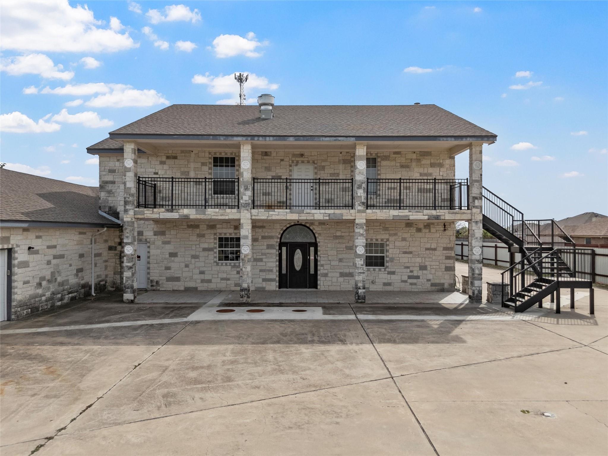 main property photo 2