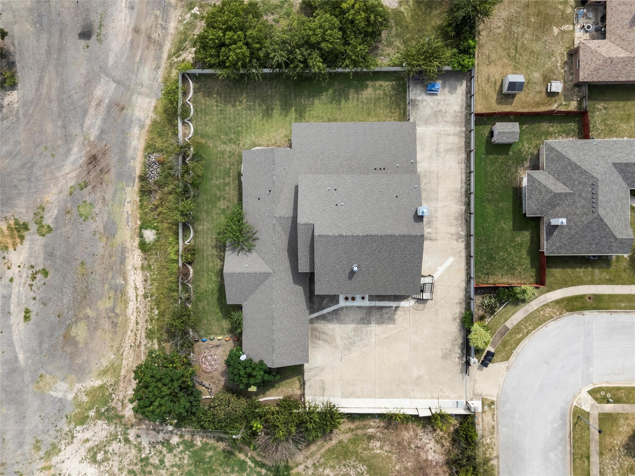 main property photo 35