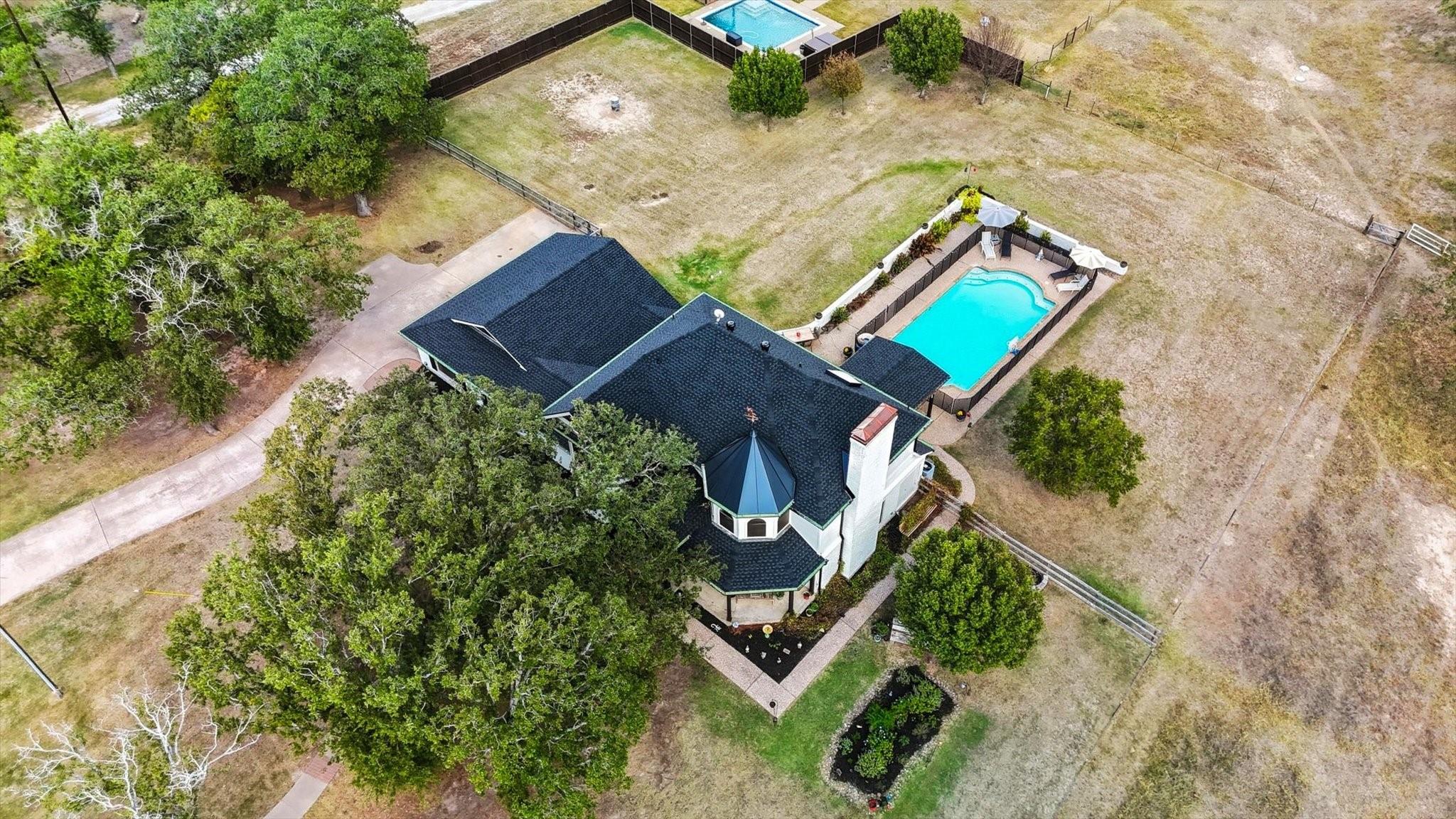 main property photo 39
