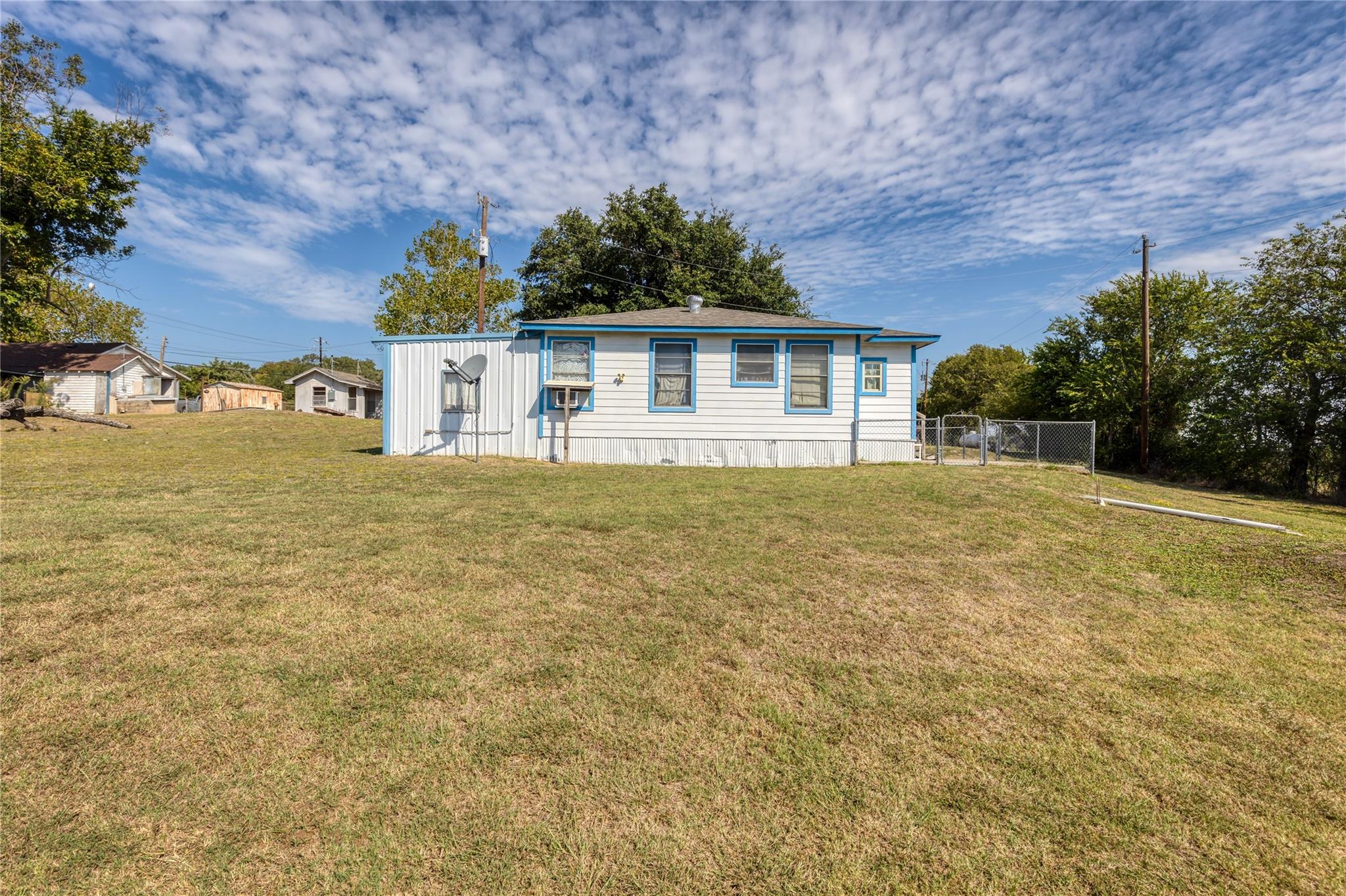 main property photo 19