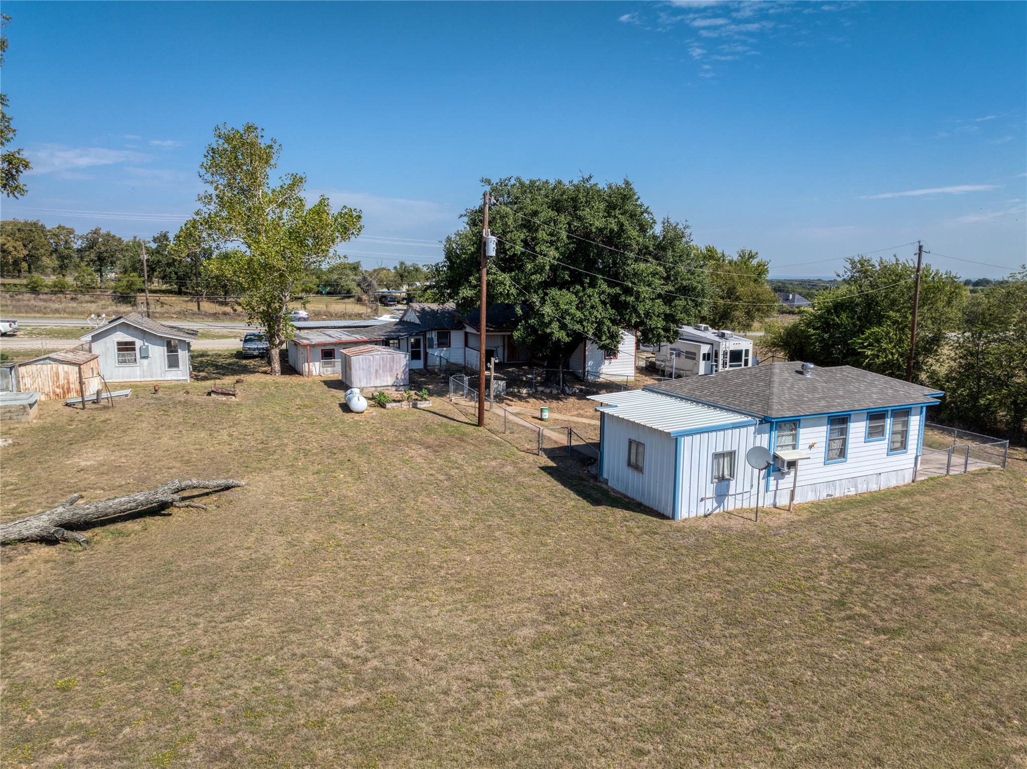 main property photo 37