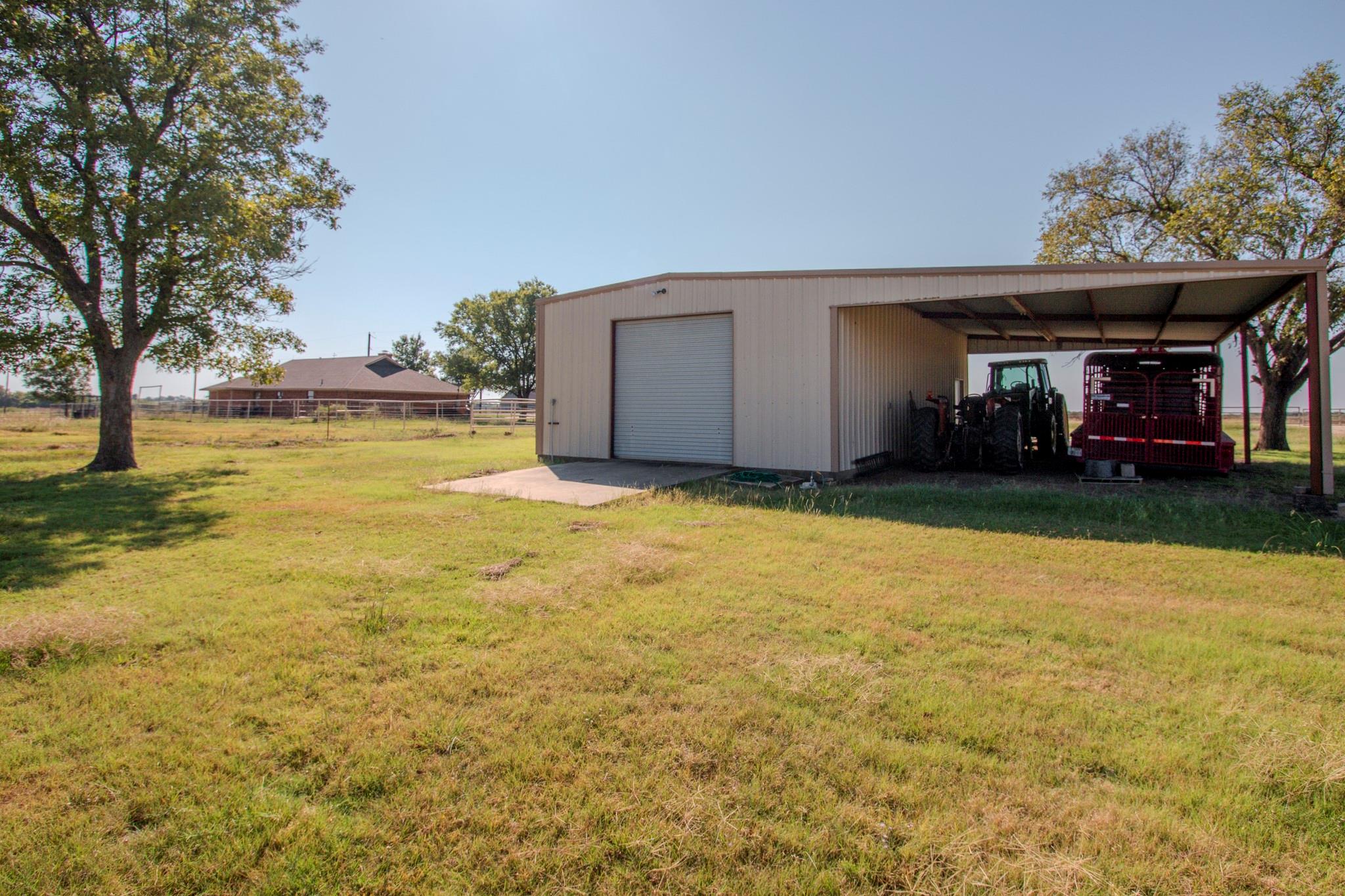main property photo 17